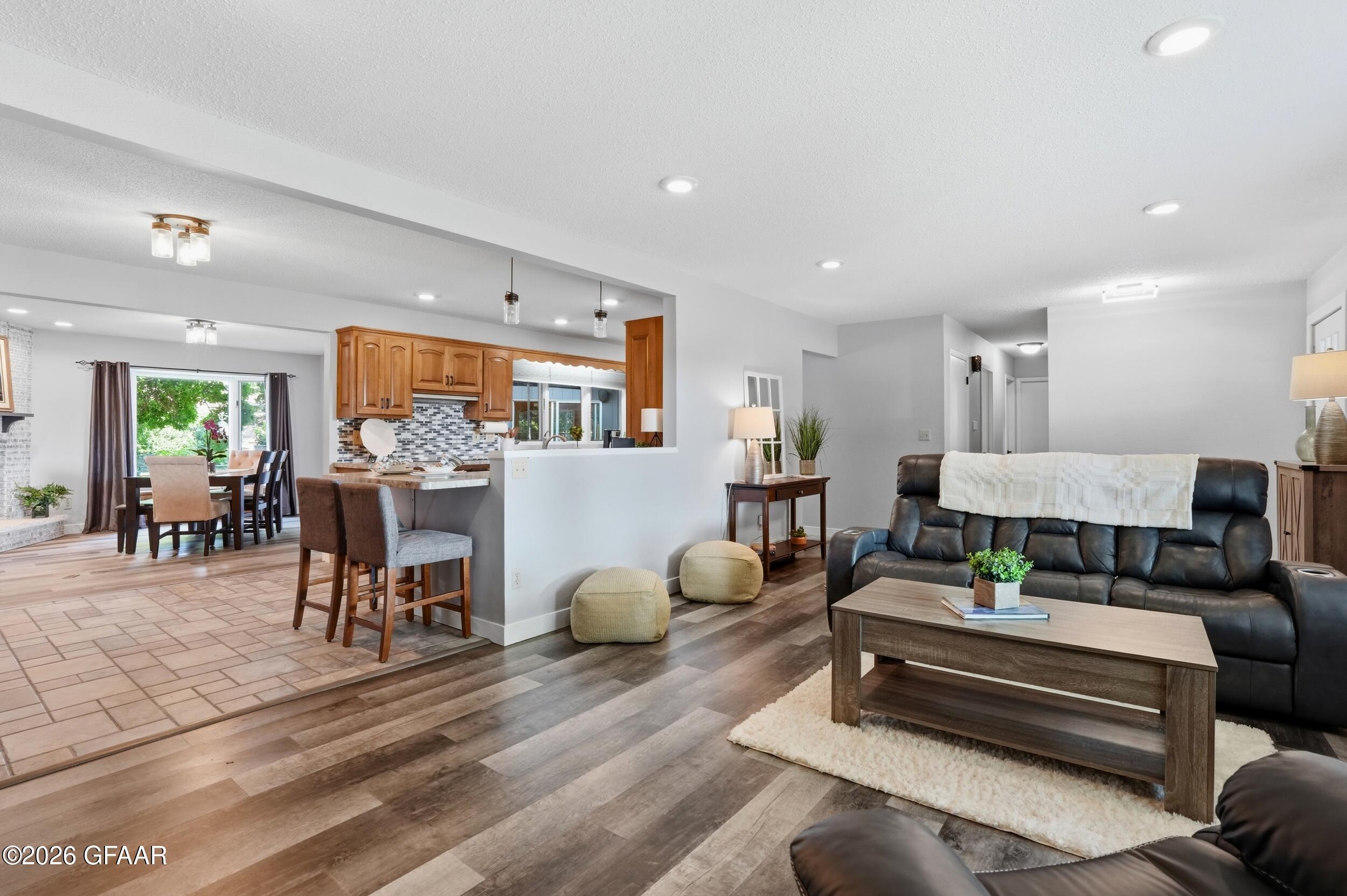 3005 CHERRY Street