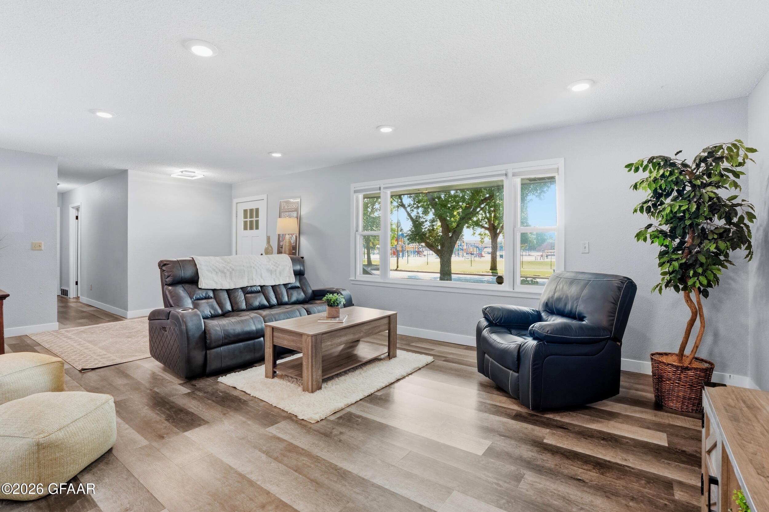 3005 CHERRY Street
