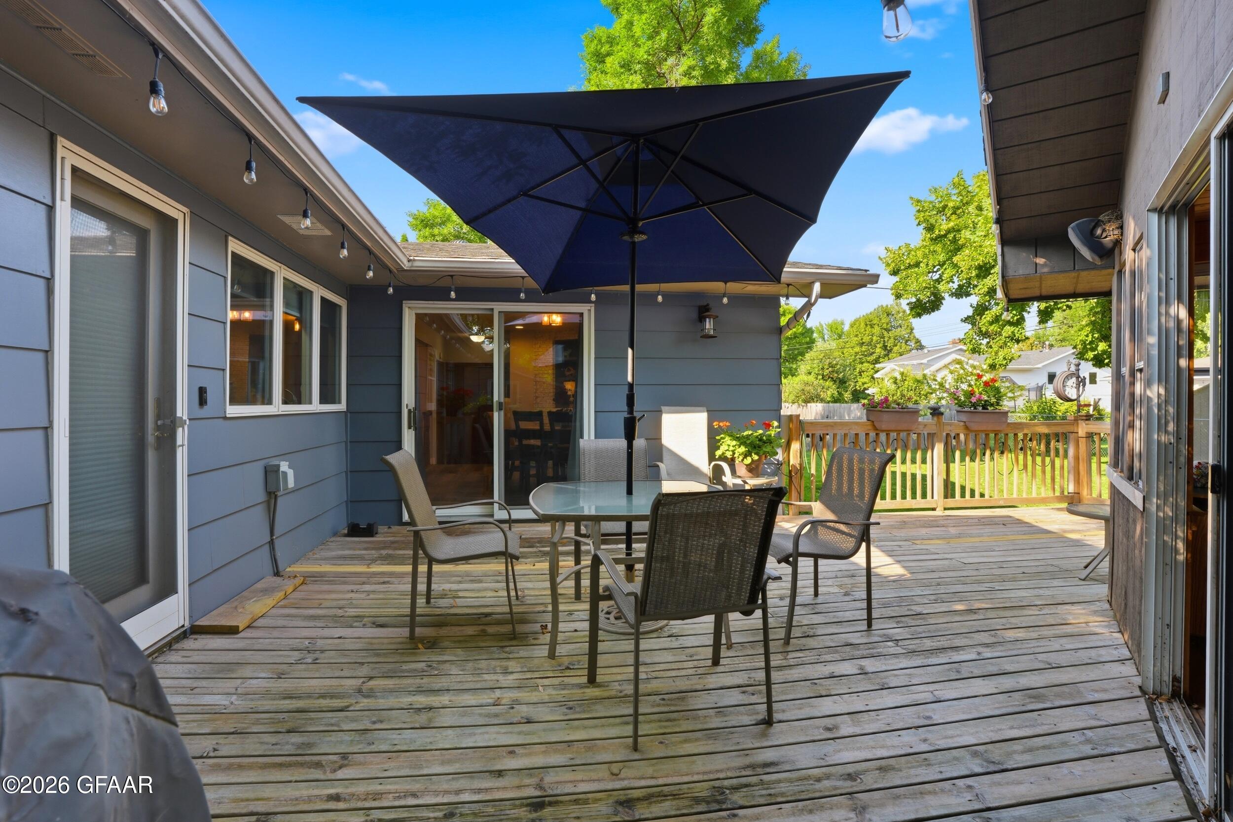 3005 CHERRY Street