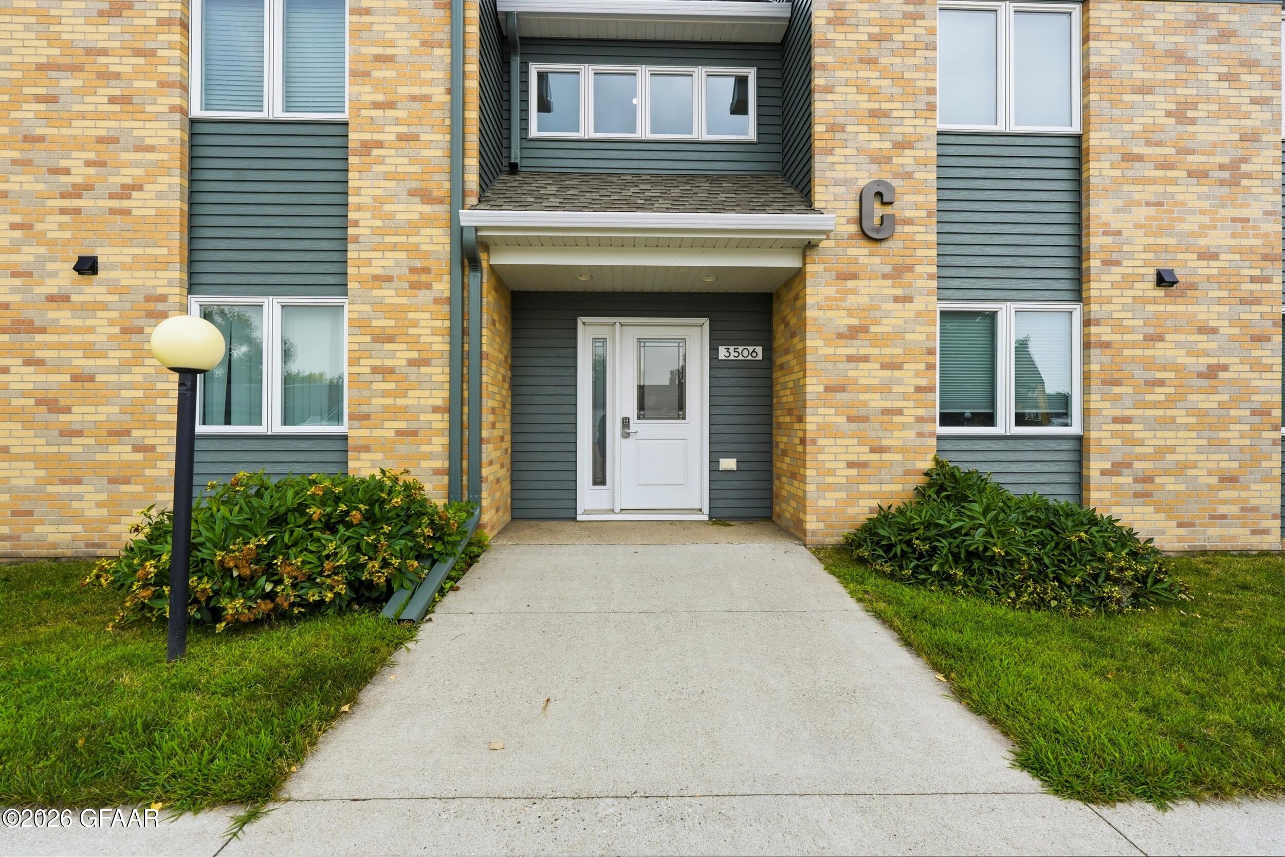 3506 CHERRY Street, C9