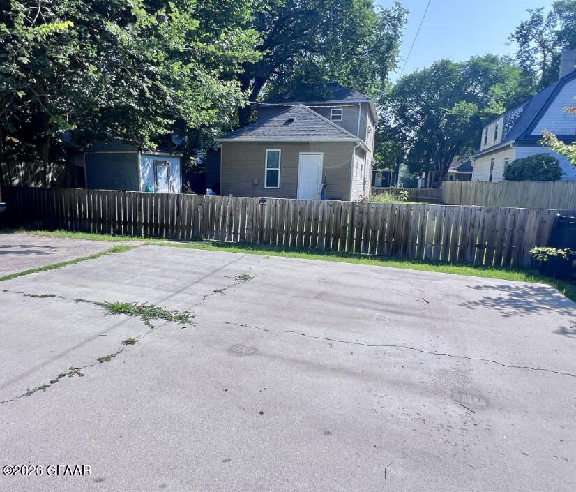 518 WALNUT Street