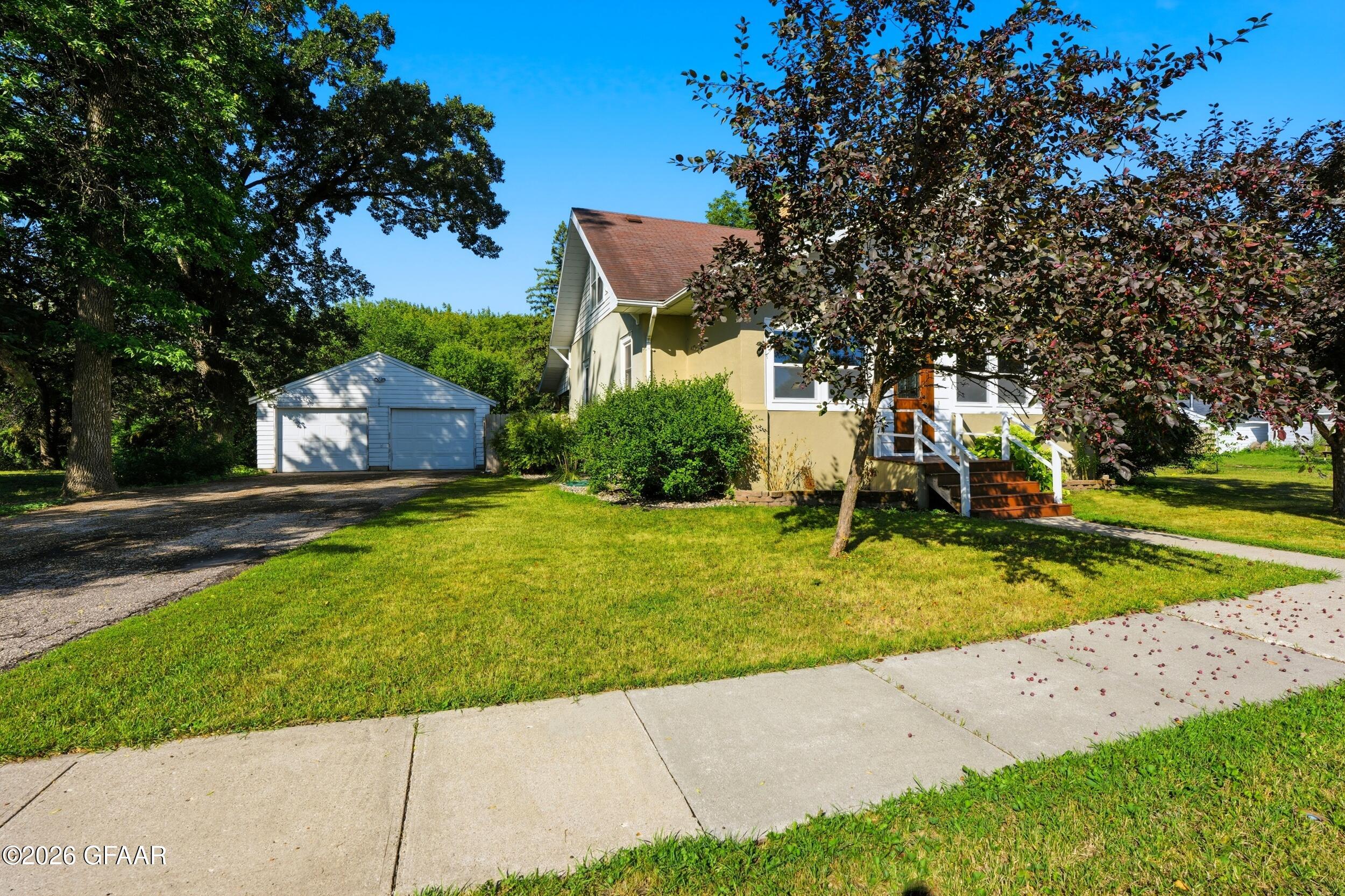 308 2ND Street S