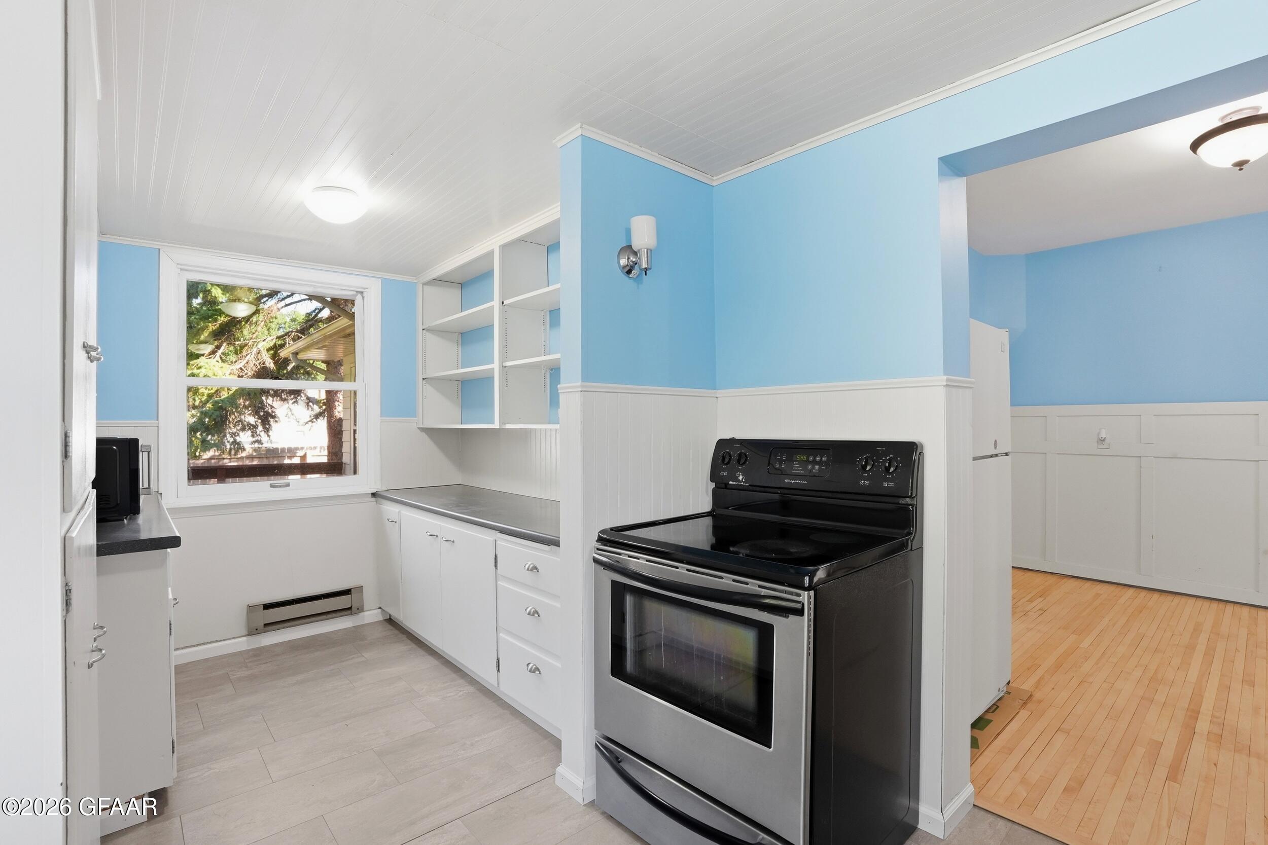 308 2ND Street S