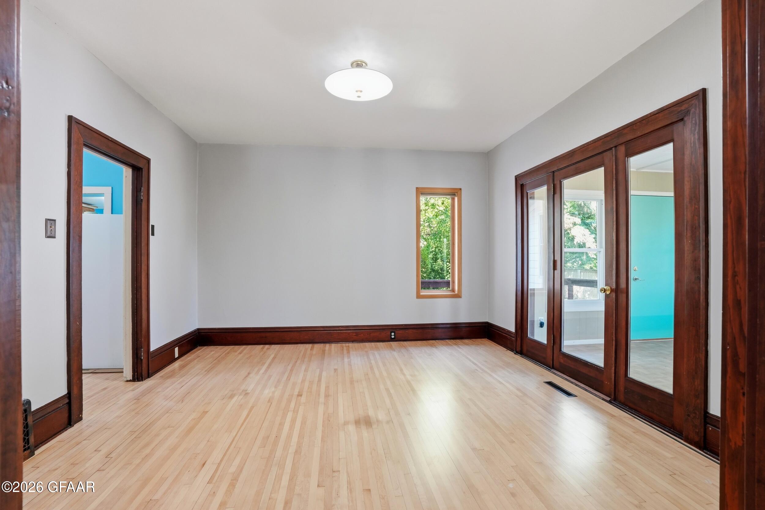 308 2ND Street S