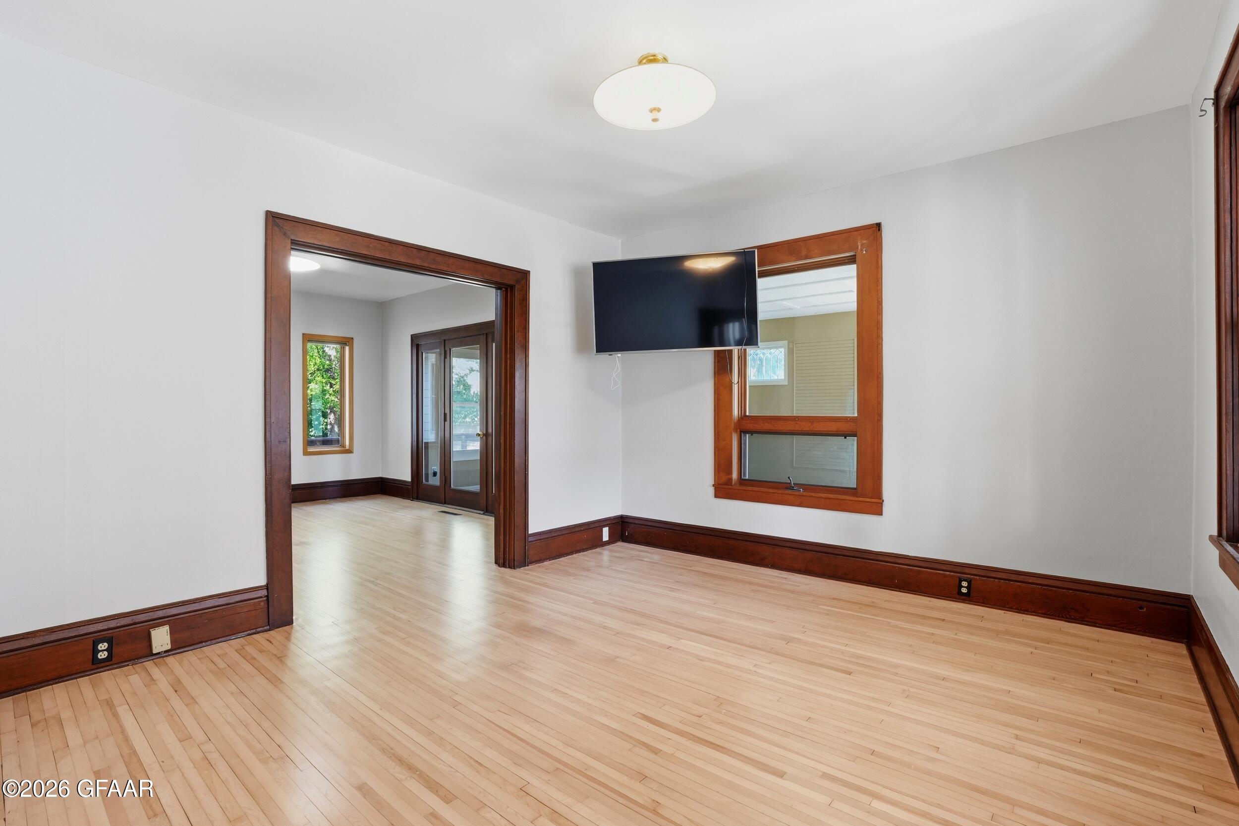 308 2ND Street S