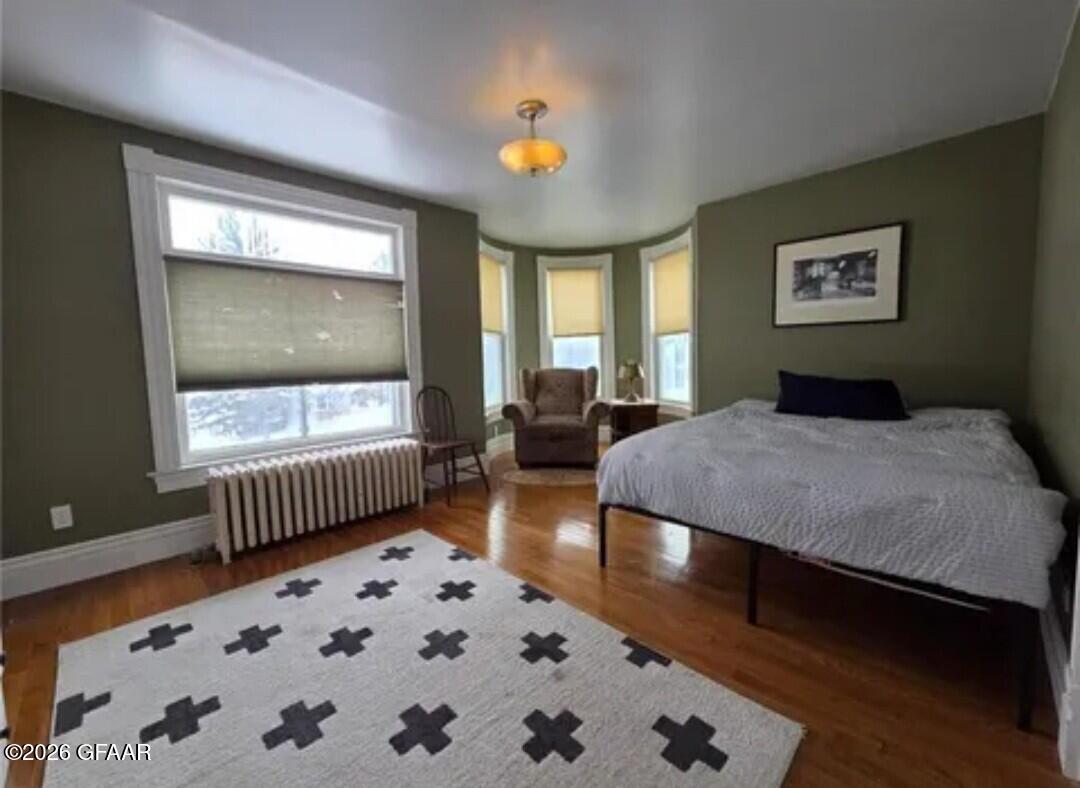 21 3RD Street E