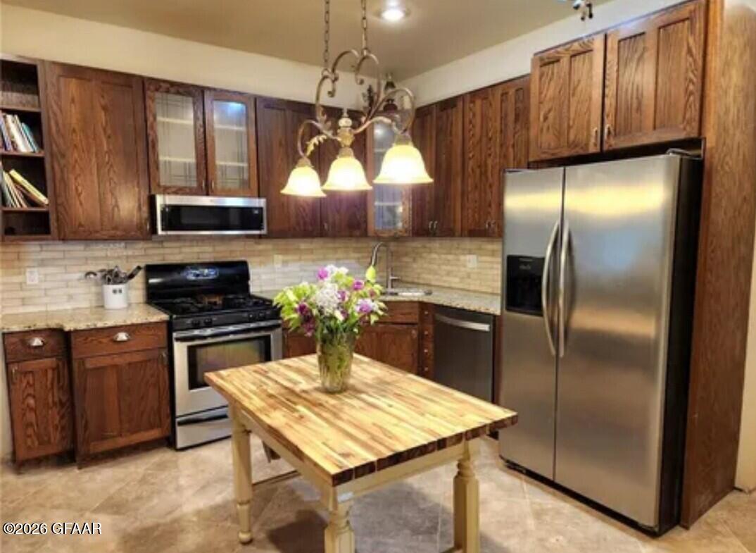21 3RD Street E
