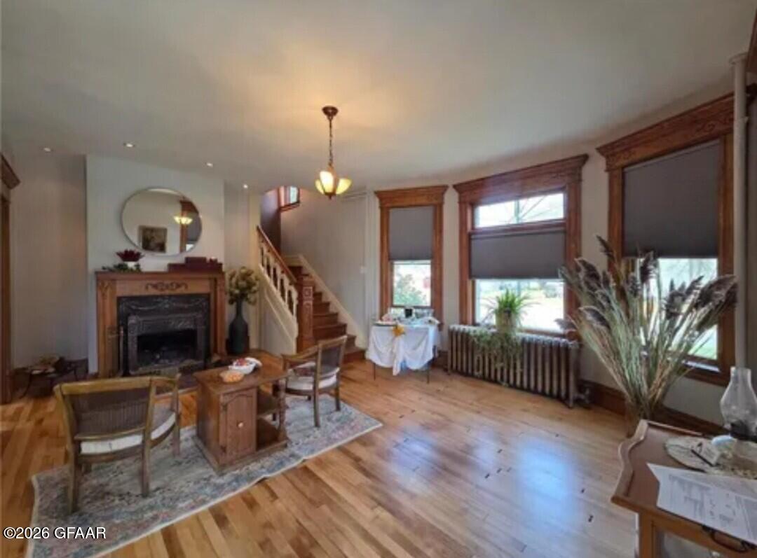 21 3RD Street E