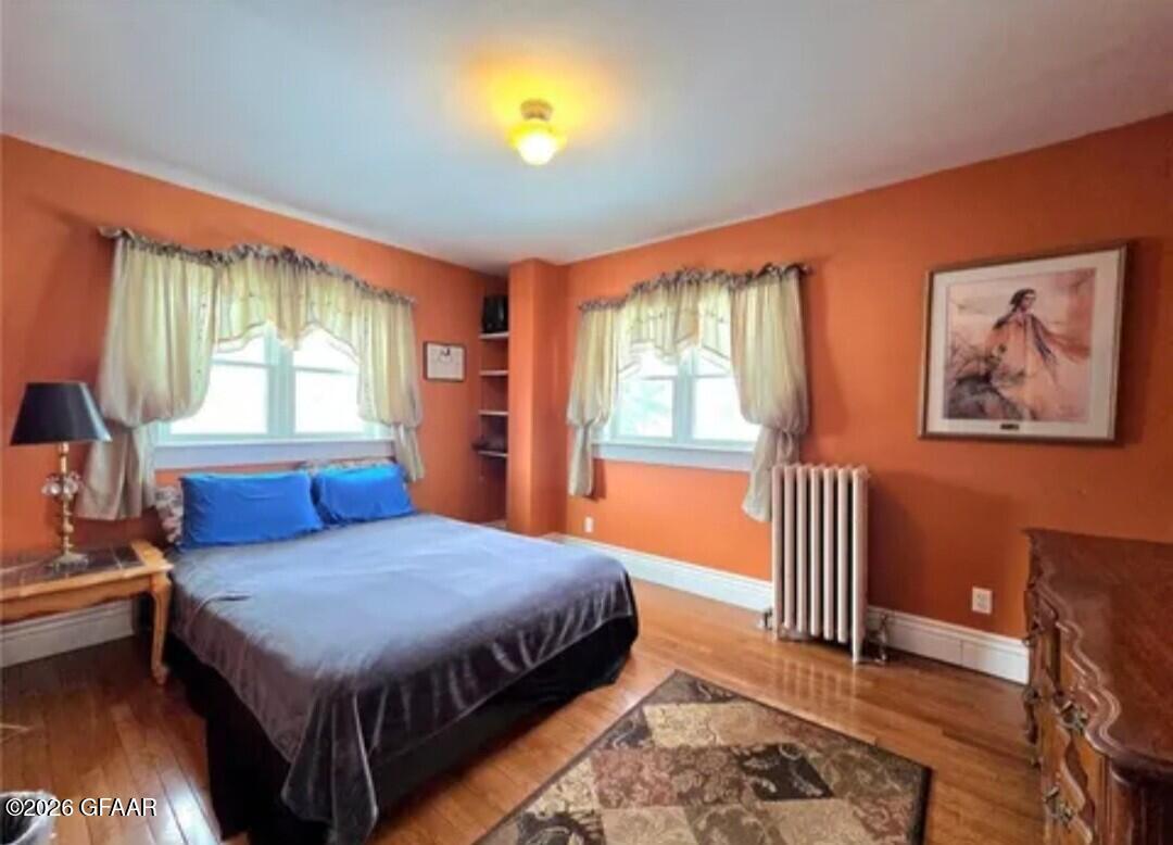 21 3RD Street E