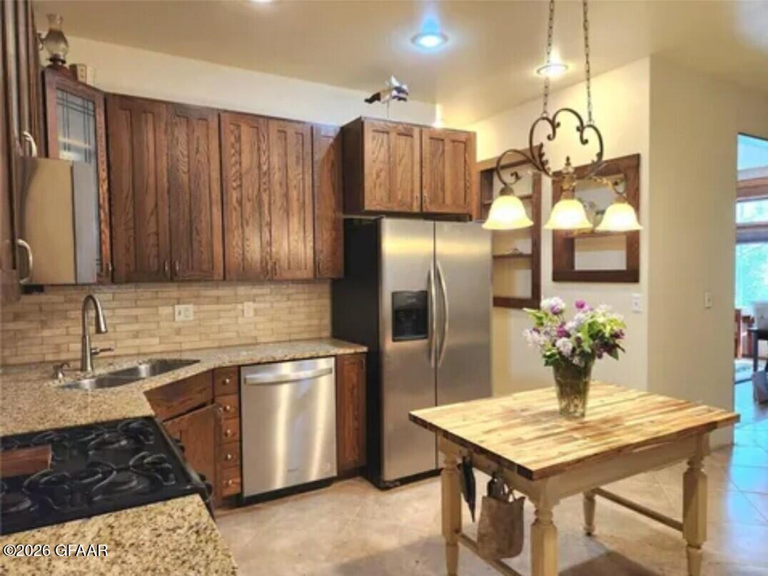 21 3RD Street E
