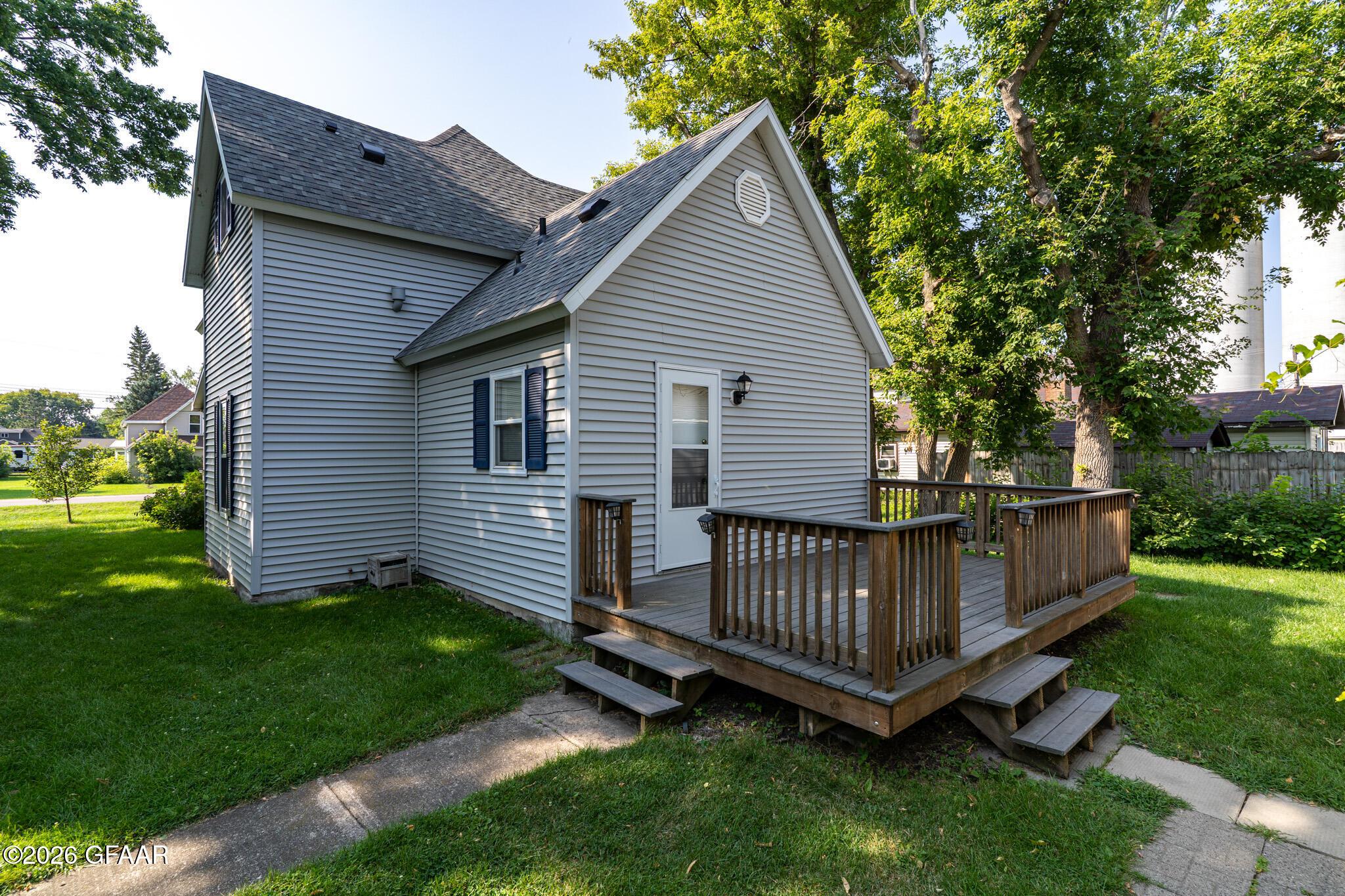 323 4TH Street