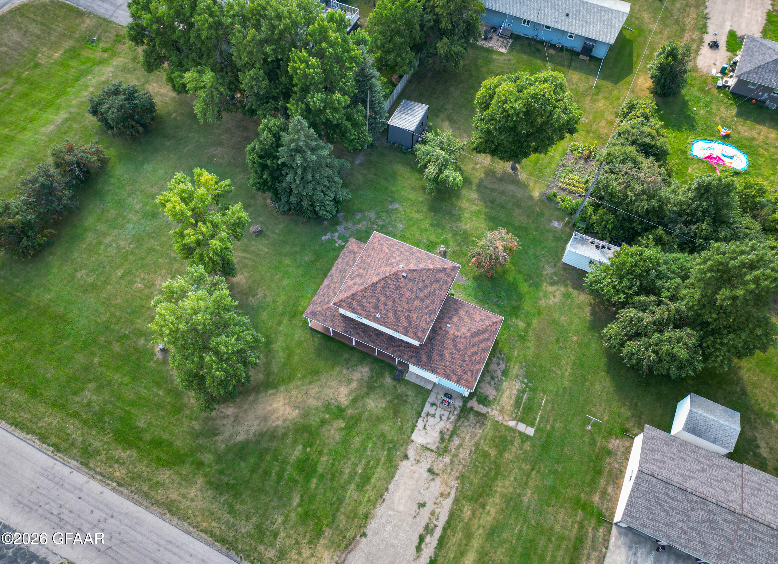 920 16TH Street E
