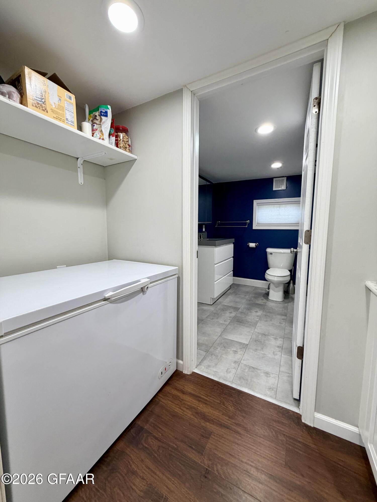 920 16TH Street E