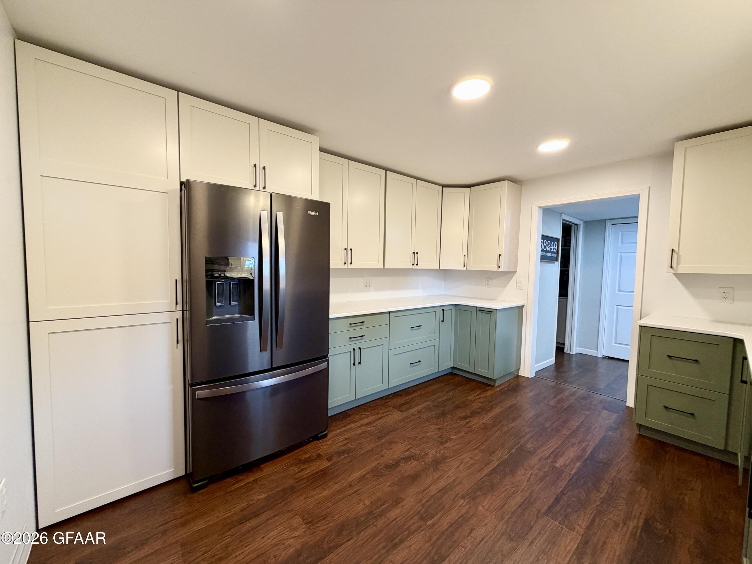920 16TH Street E