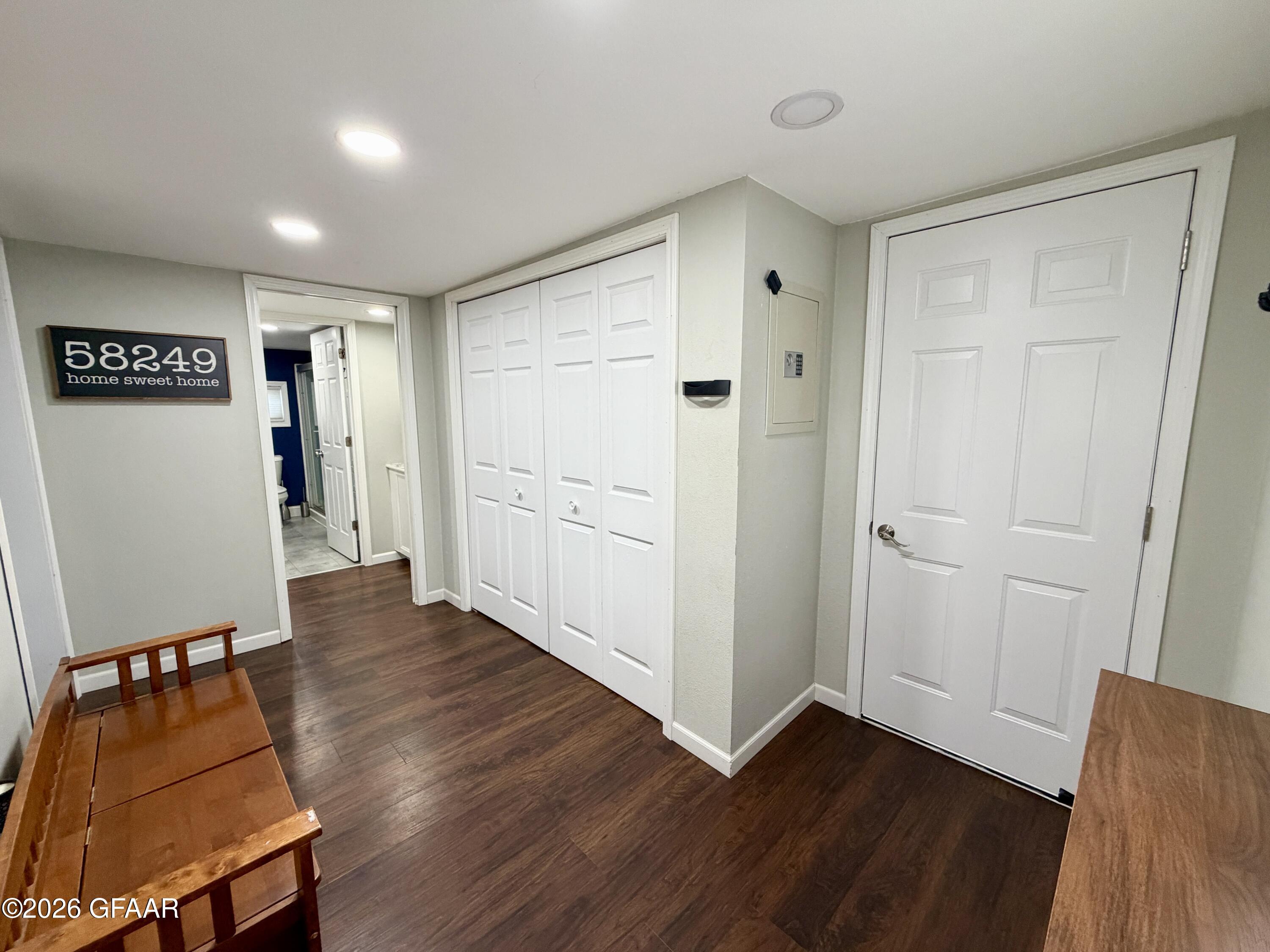 920 16TH Street E