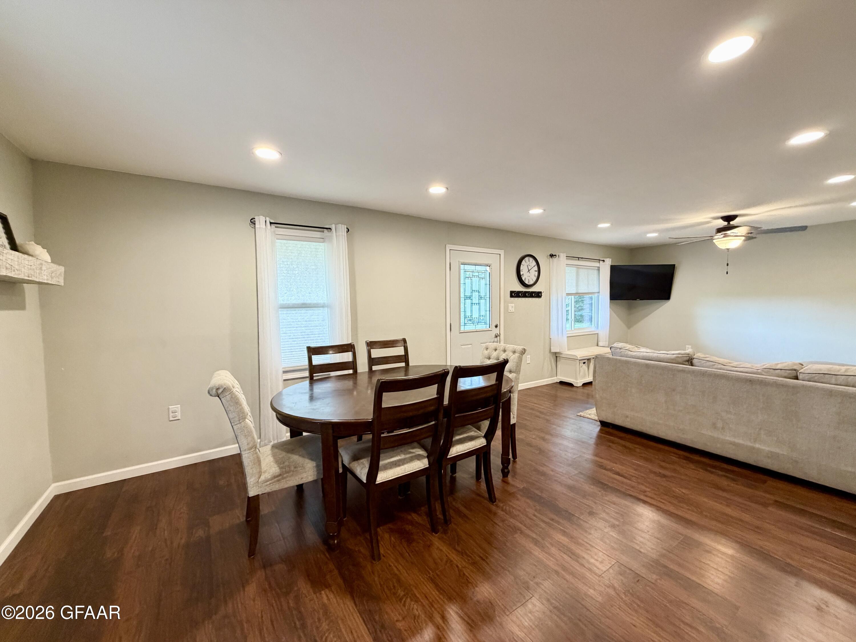 920 16TH Street E