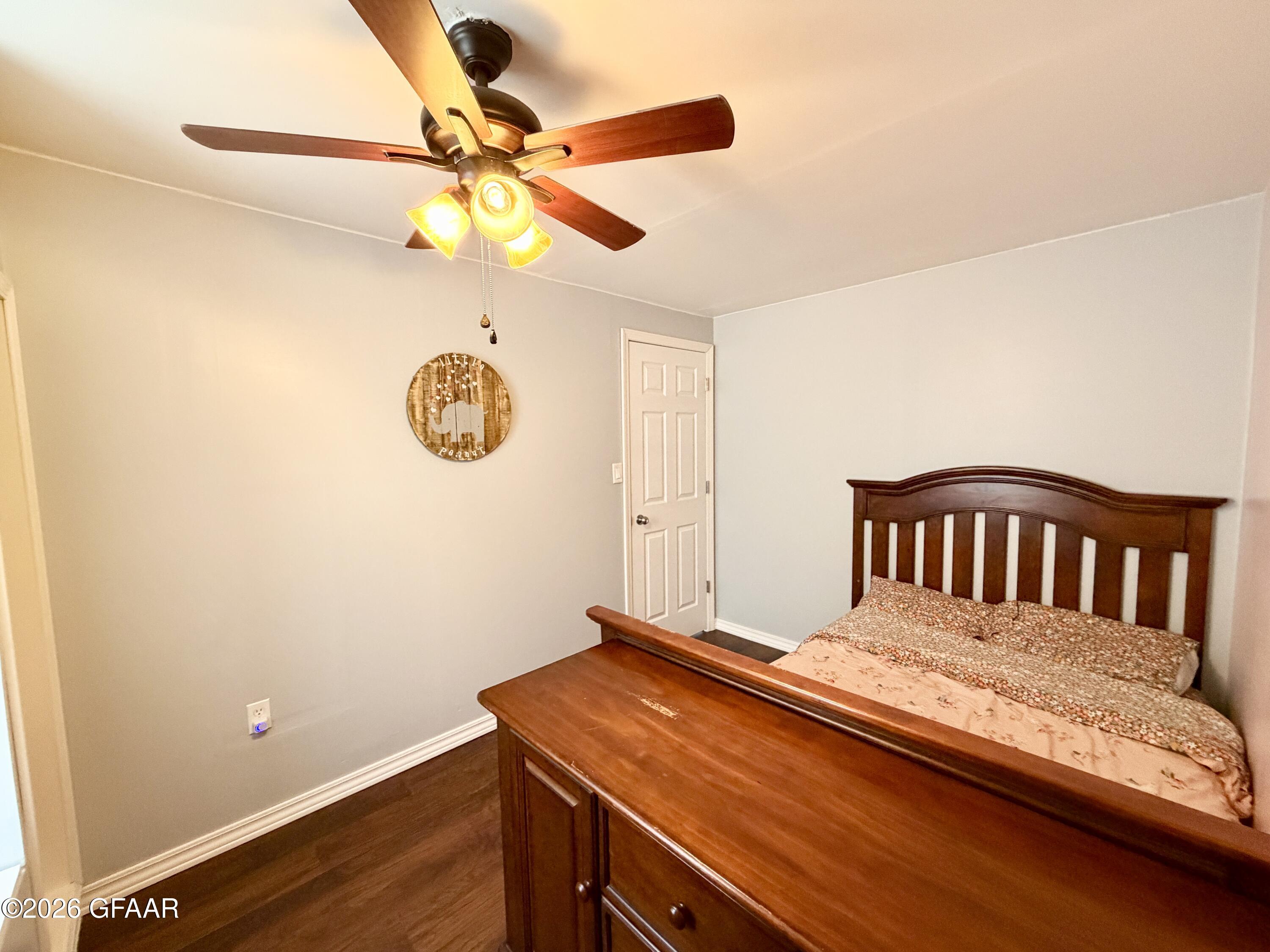 920 16TH Street E
