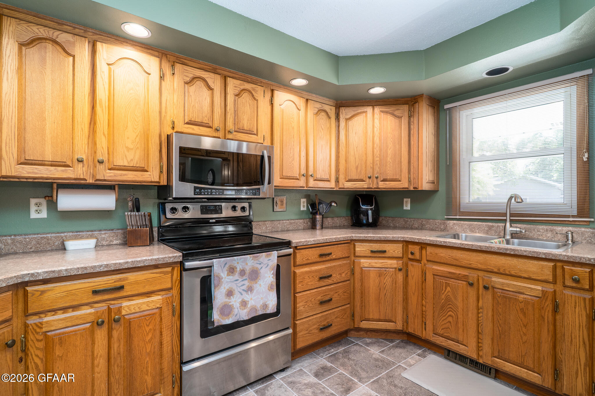 601 SCHROEDER Drive
