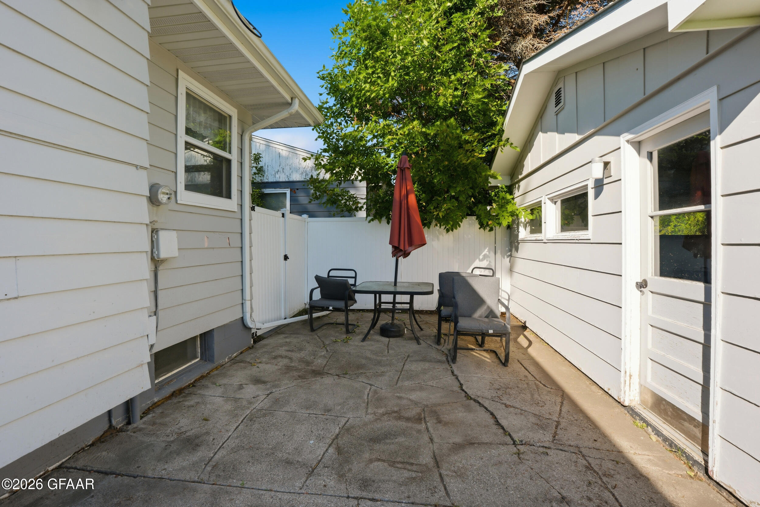 923 6TH STREET SE