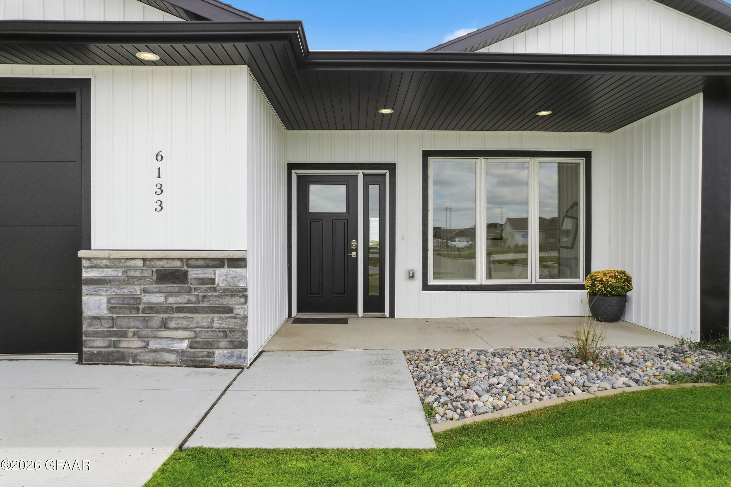 6133 MAGNOLIA Drive