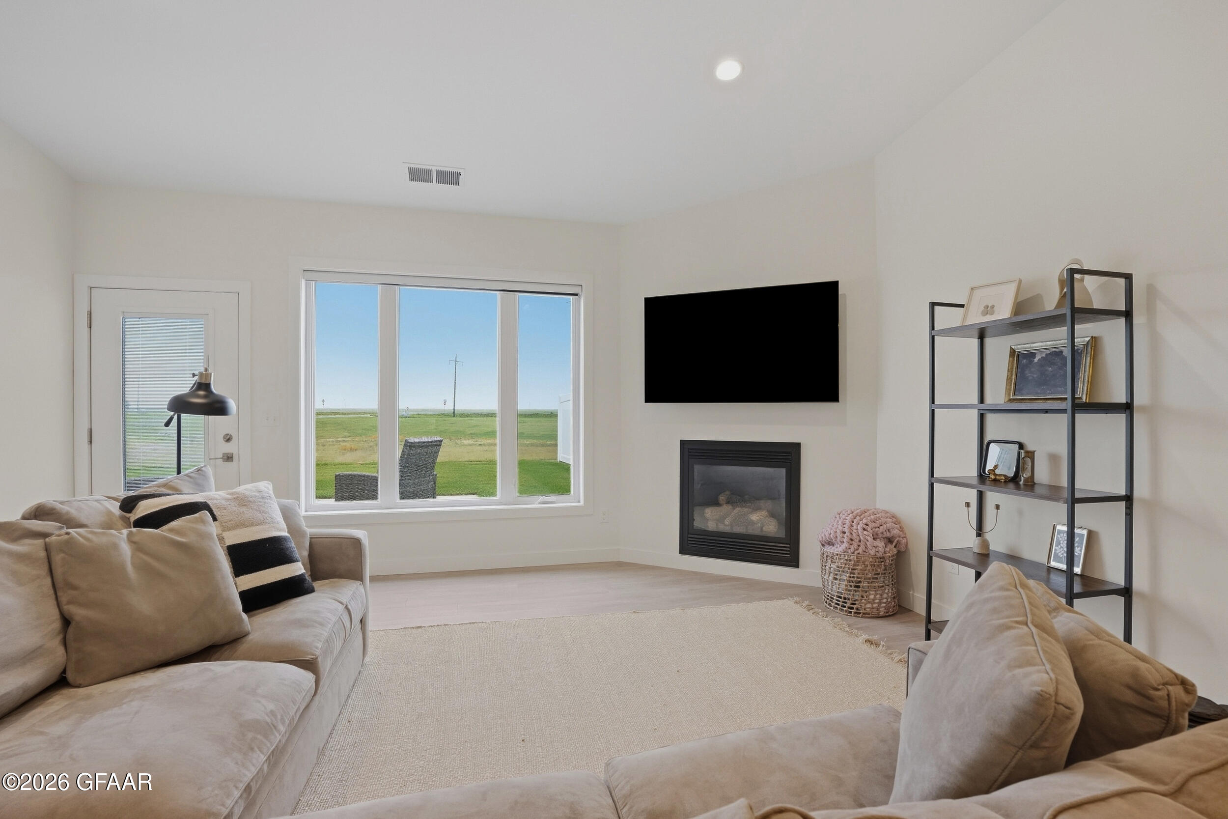6133 MAGNOLIA Drive