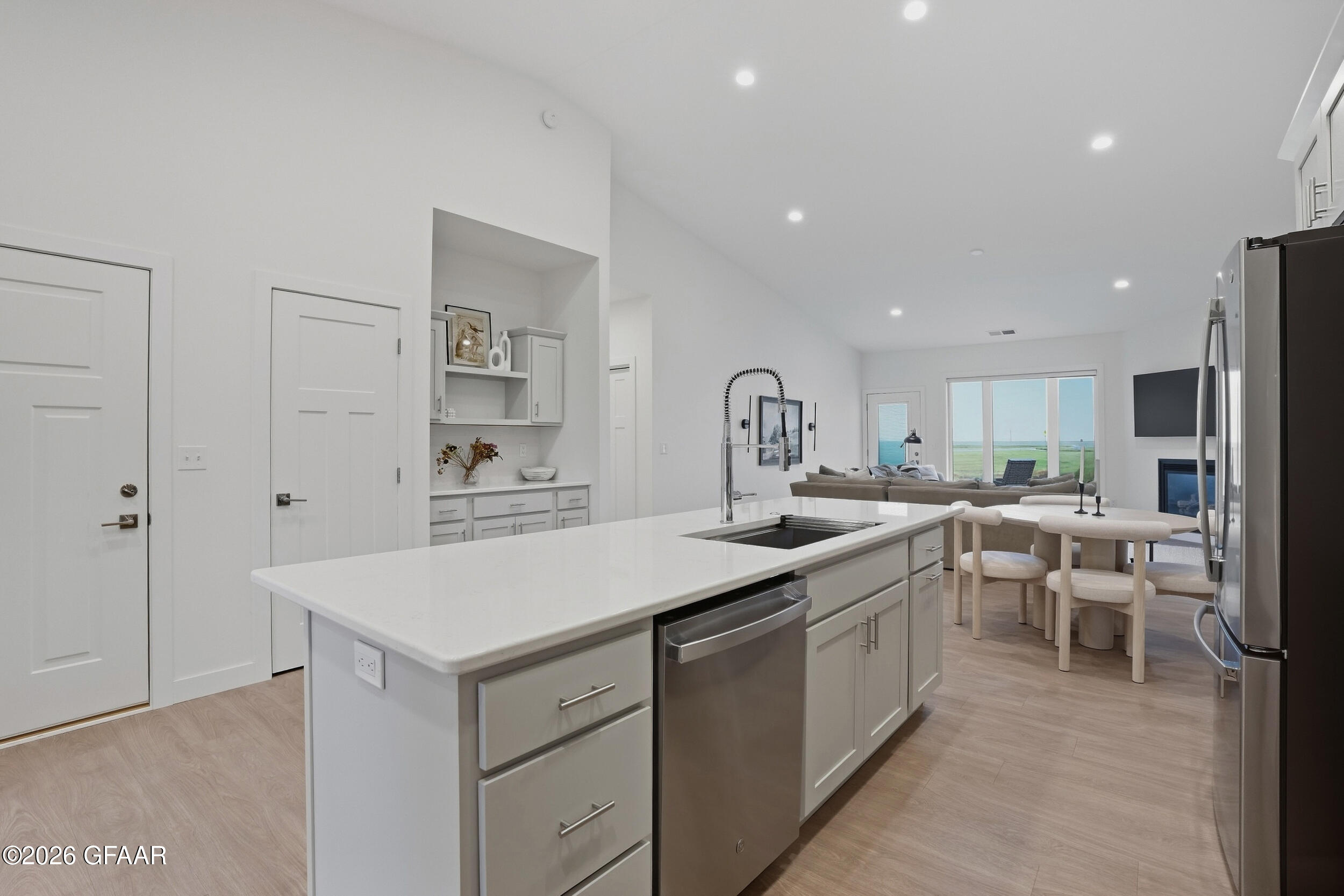 6133 MAGNOLIA Drive