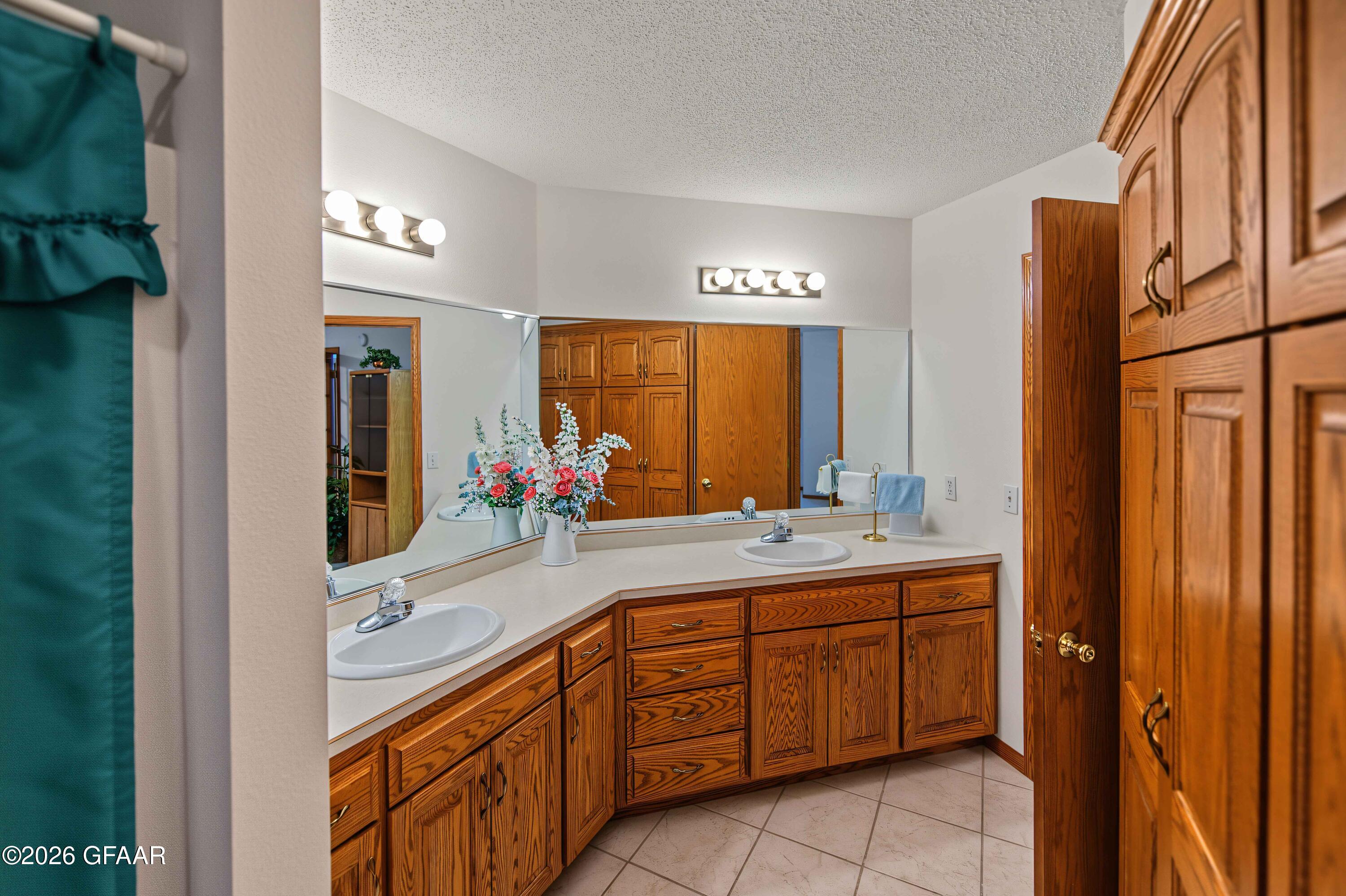 891 RAINDALE Court
