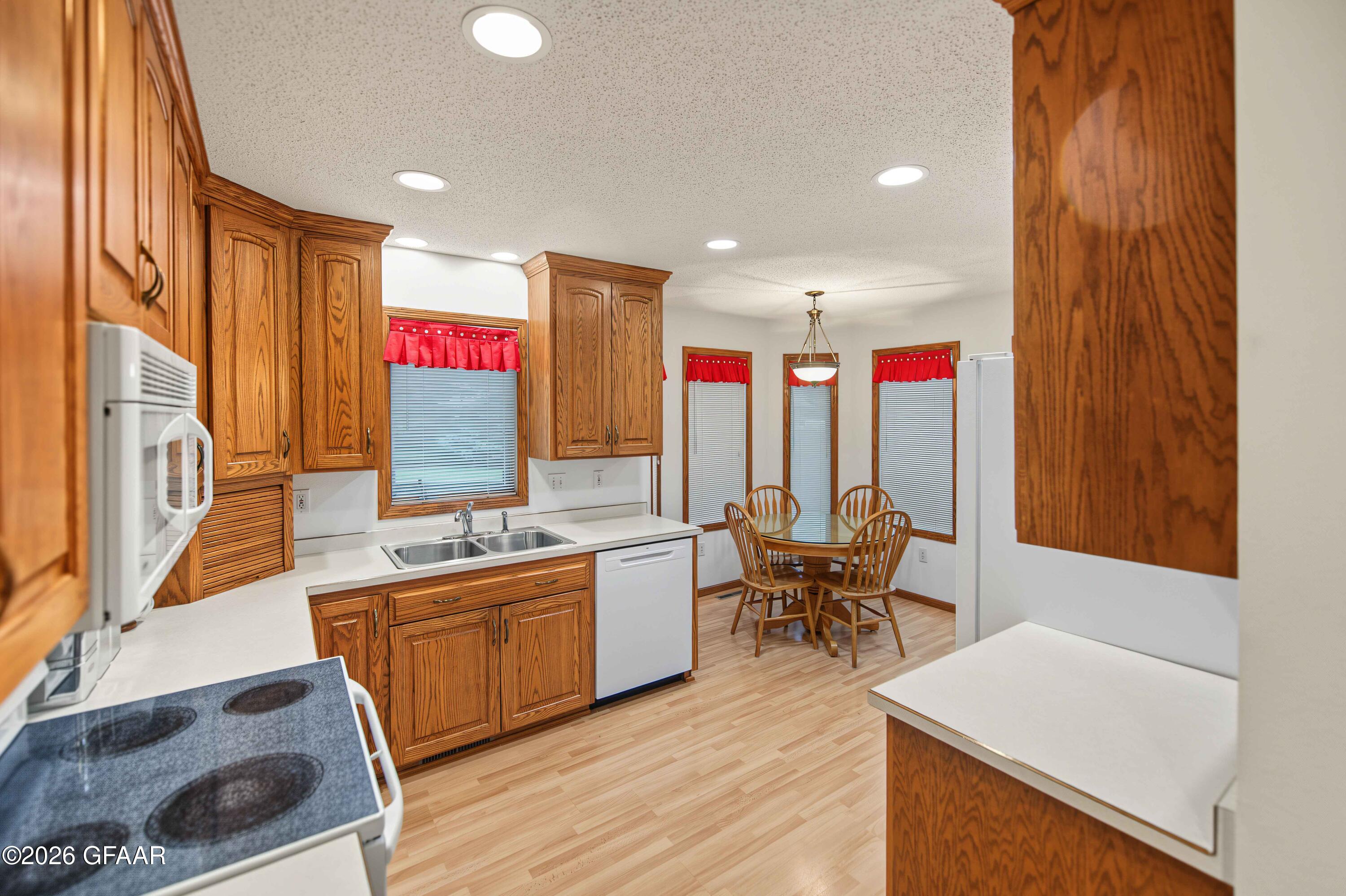 891 RAINDALE Court