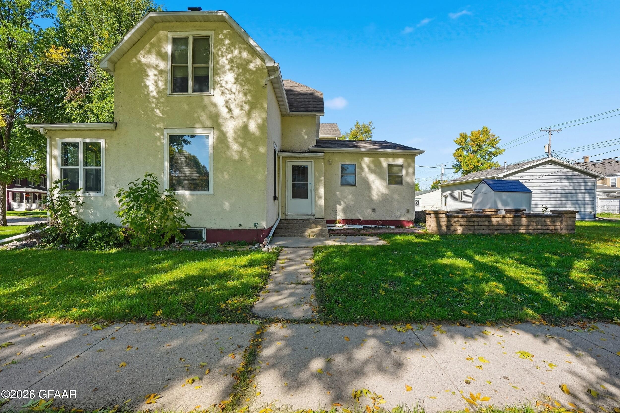 402 4TH Street N