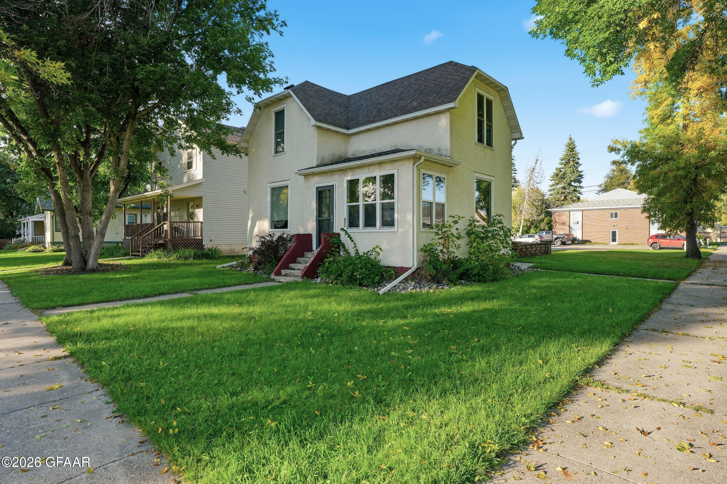 402 4TH Street N