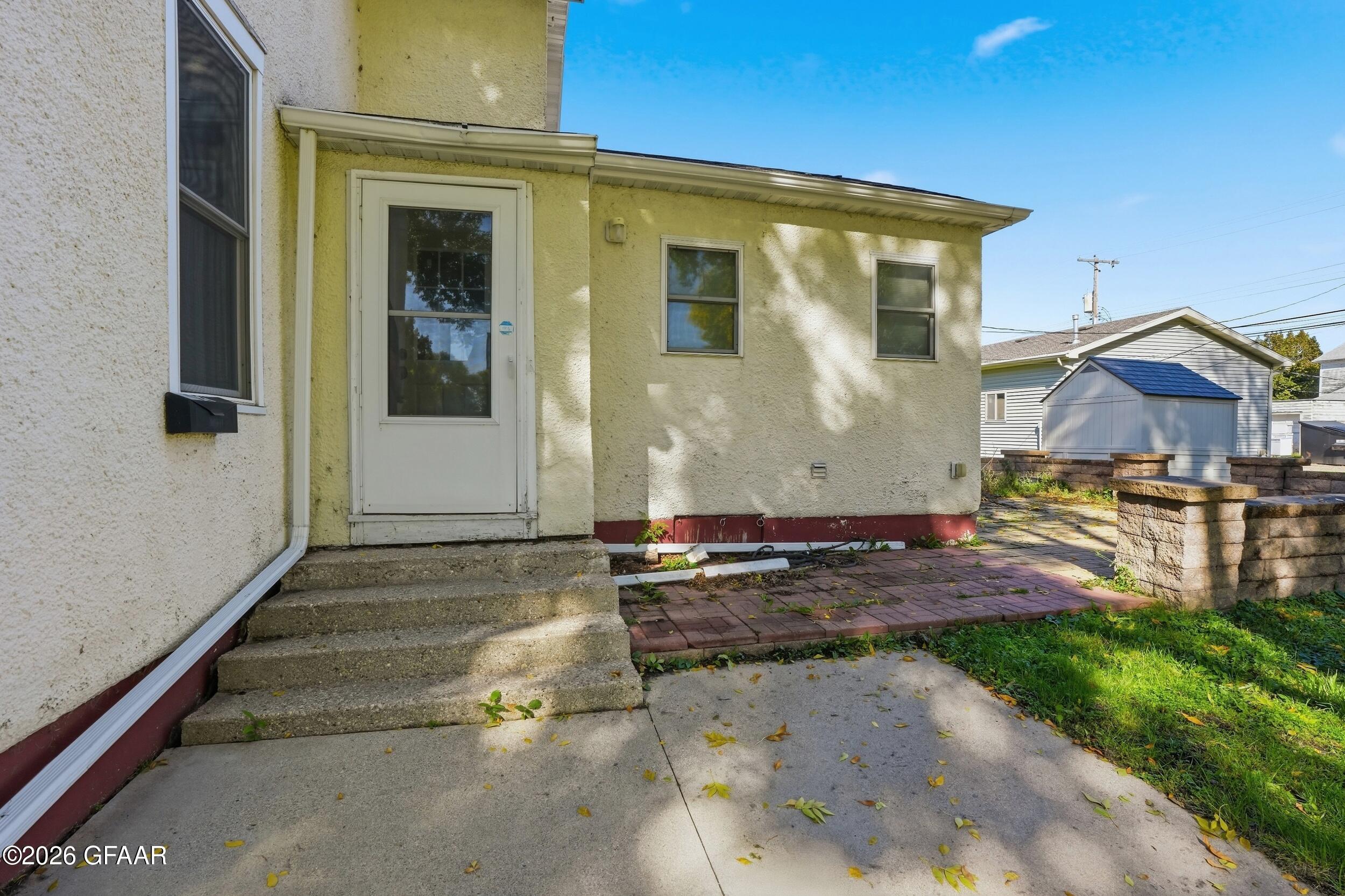 402 4TH Street N