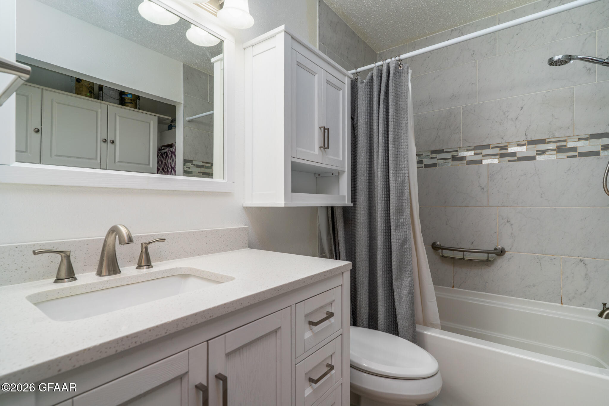 2501 26TH Avenue S, 26