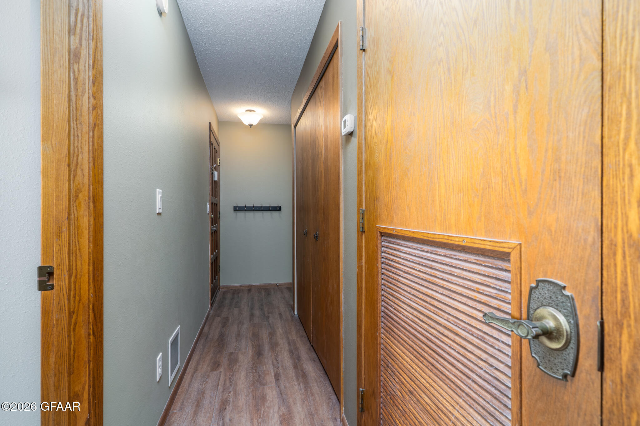 2501 26TH Avenue S, 26