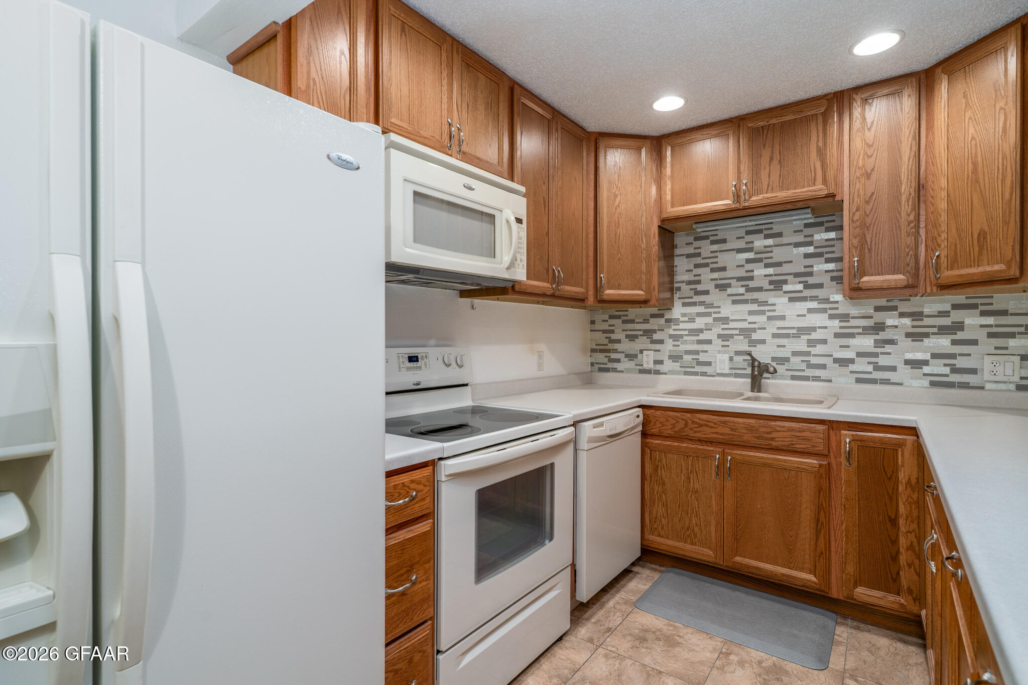 2501 26TH Avenue S, 26