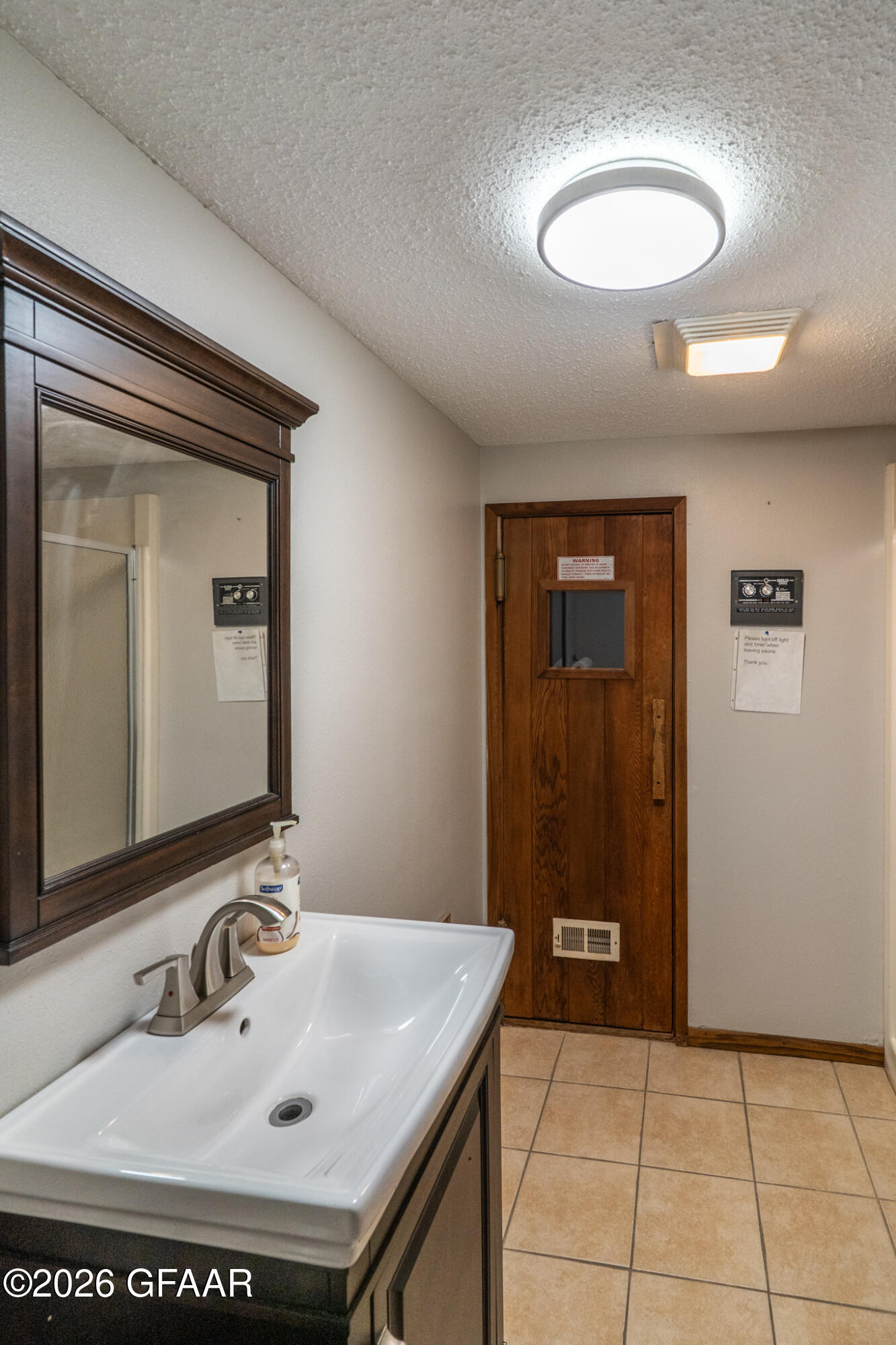 2501 26TH Avenue S, 26