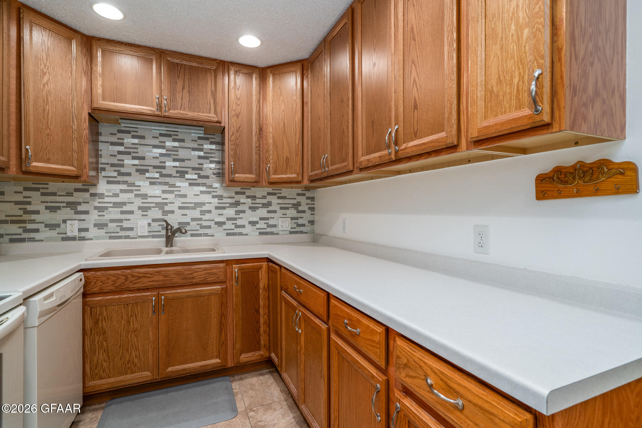 2501 26TH Avenue S, 26