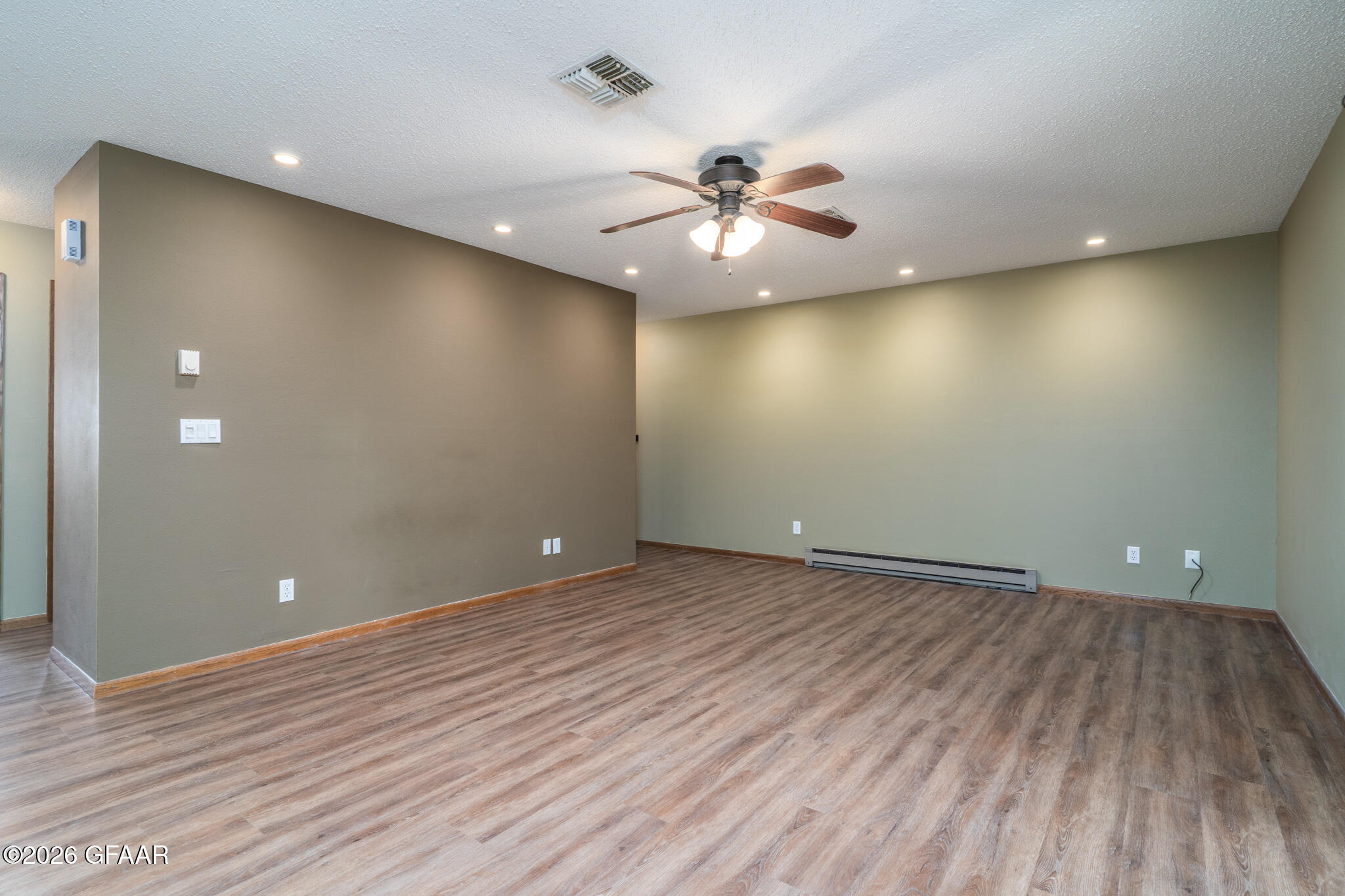 2501 26TH Avenue S, 26