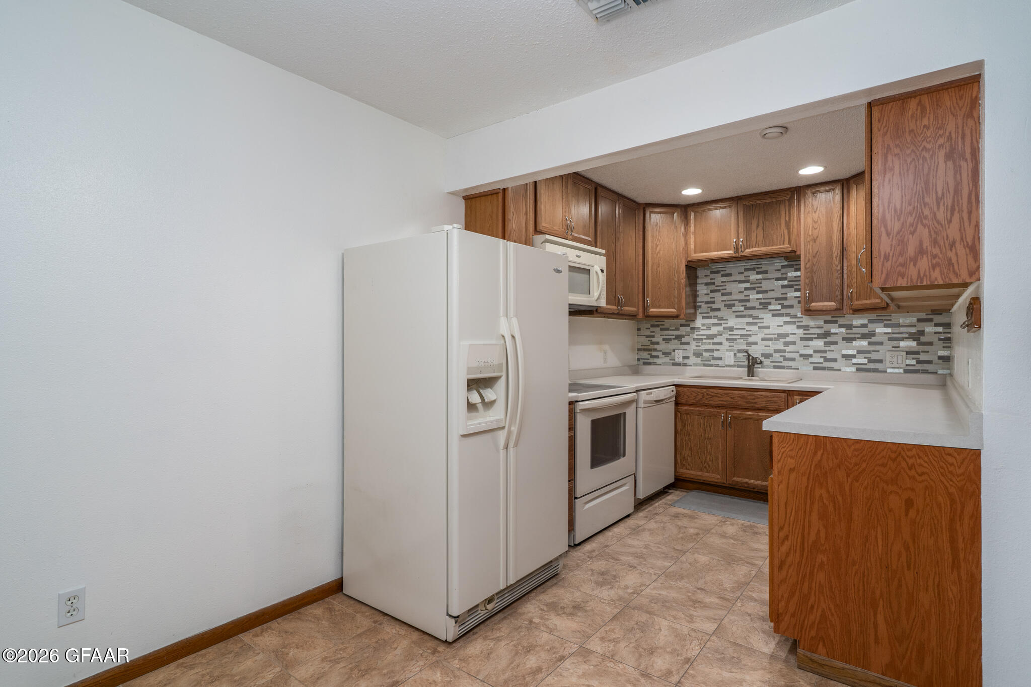 2501 26TH Avenue S, 26