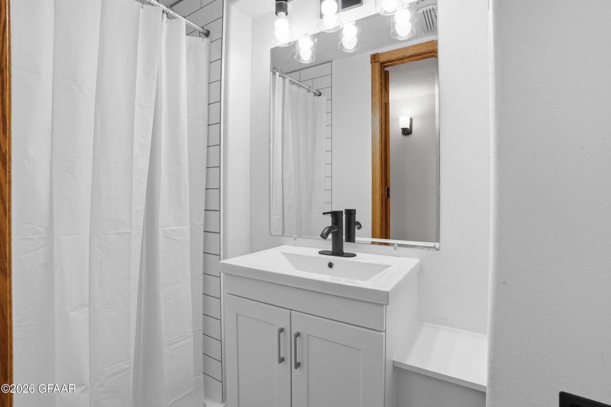 4711 CHESTNUT Street