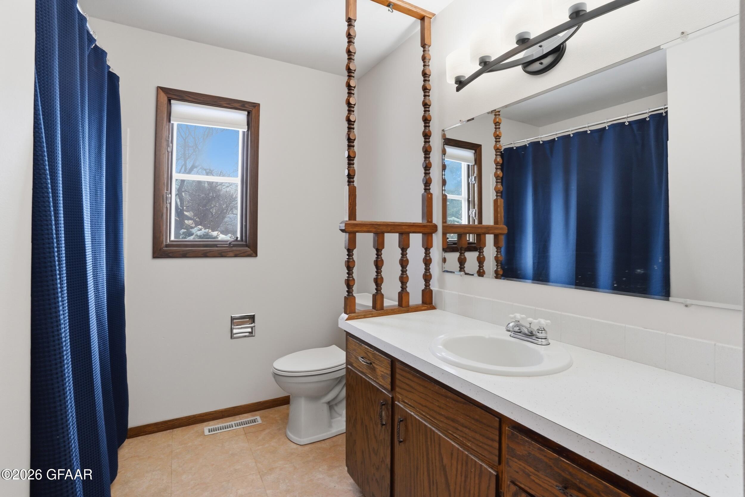 4711 CHESTNUT Street