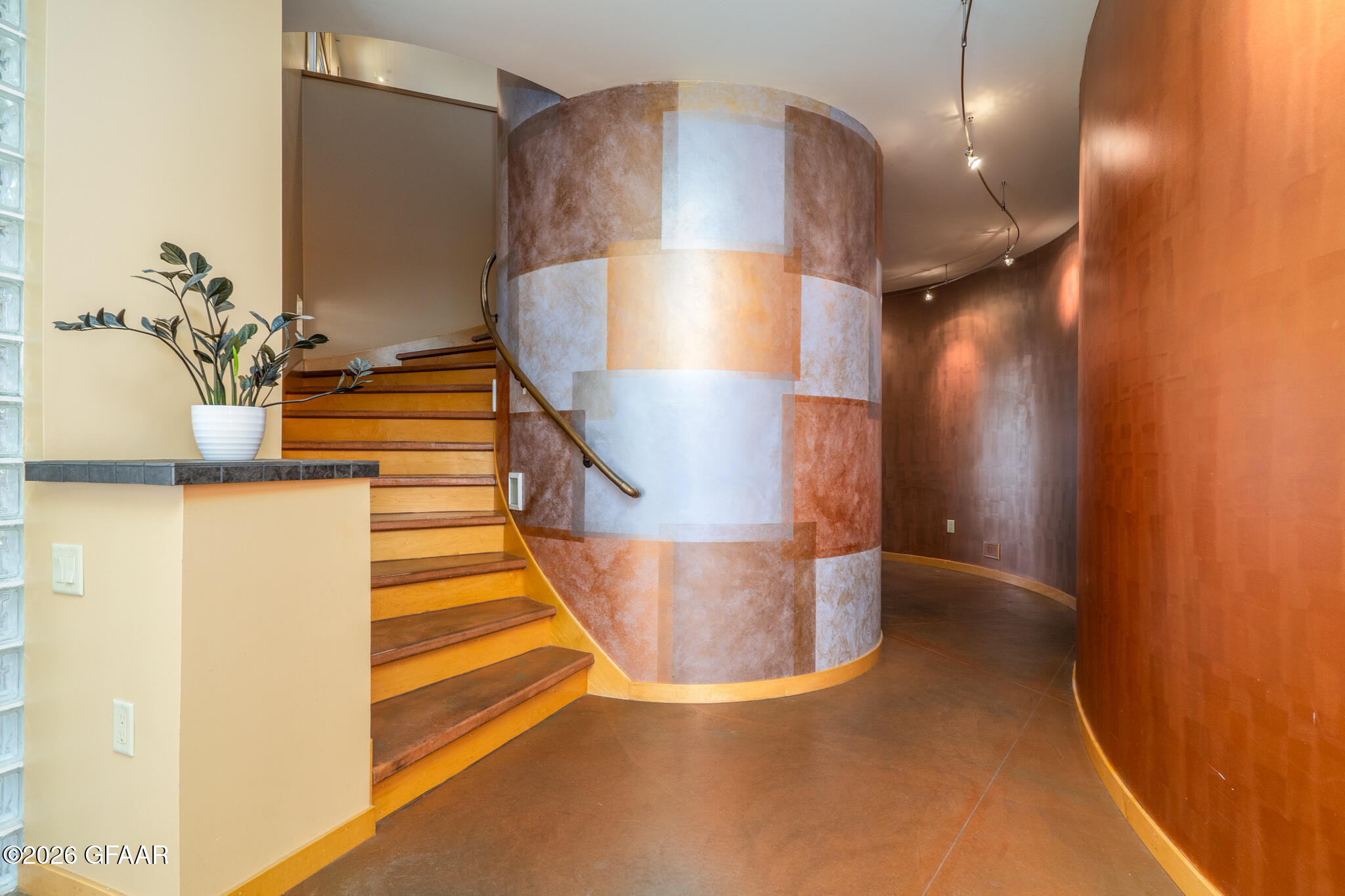 3012 ELMWOOD Drive