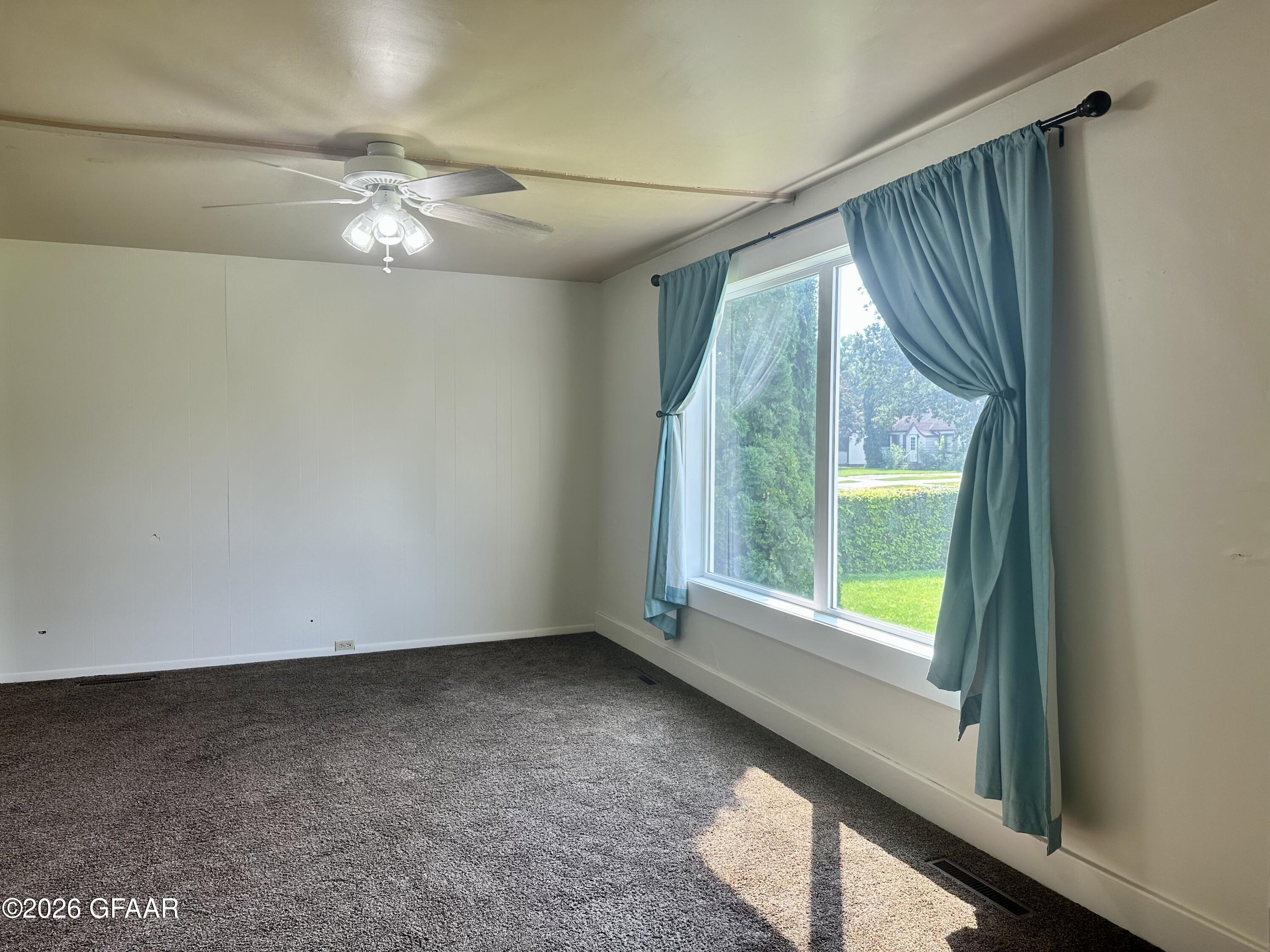 513 CENTRAL Avenue N