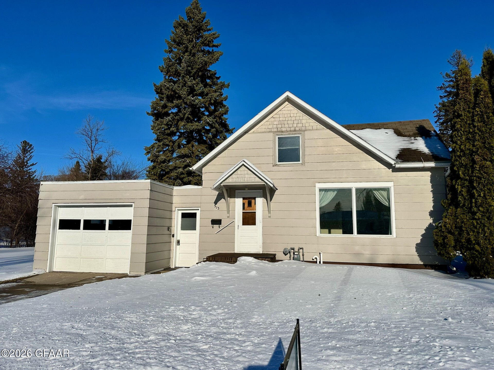 513 CENTRAL Avenue N