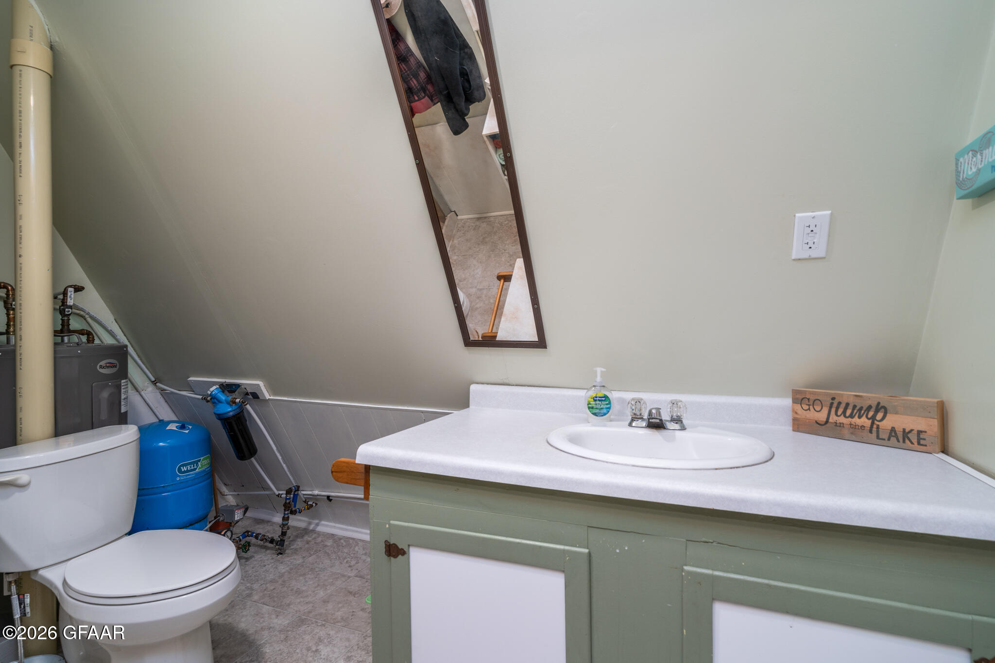 15710 N TRINITY PT Road SE