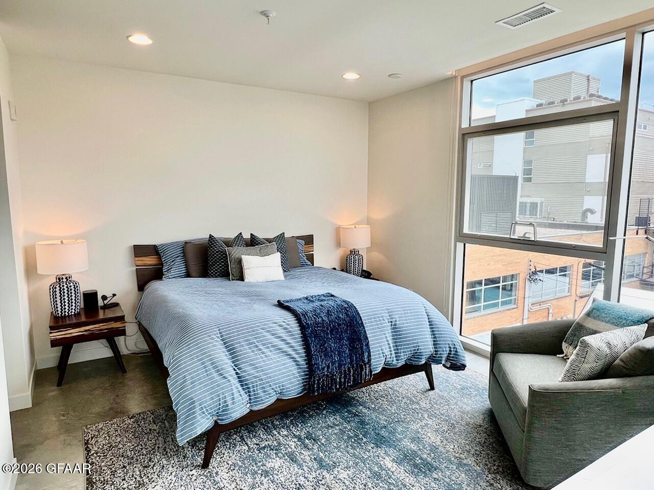 15 4TH Street S, #304