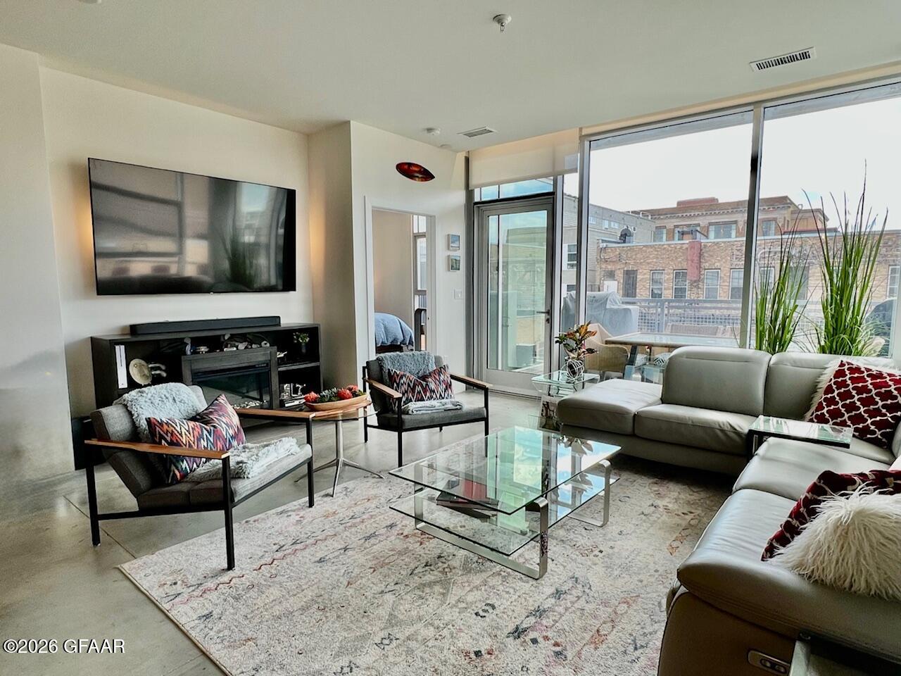 15 4TH Street S, #304