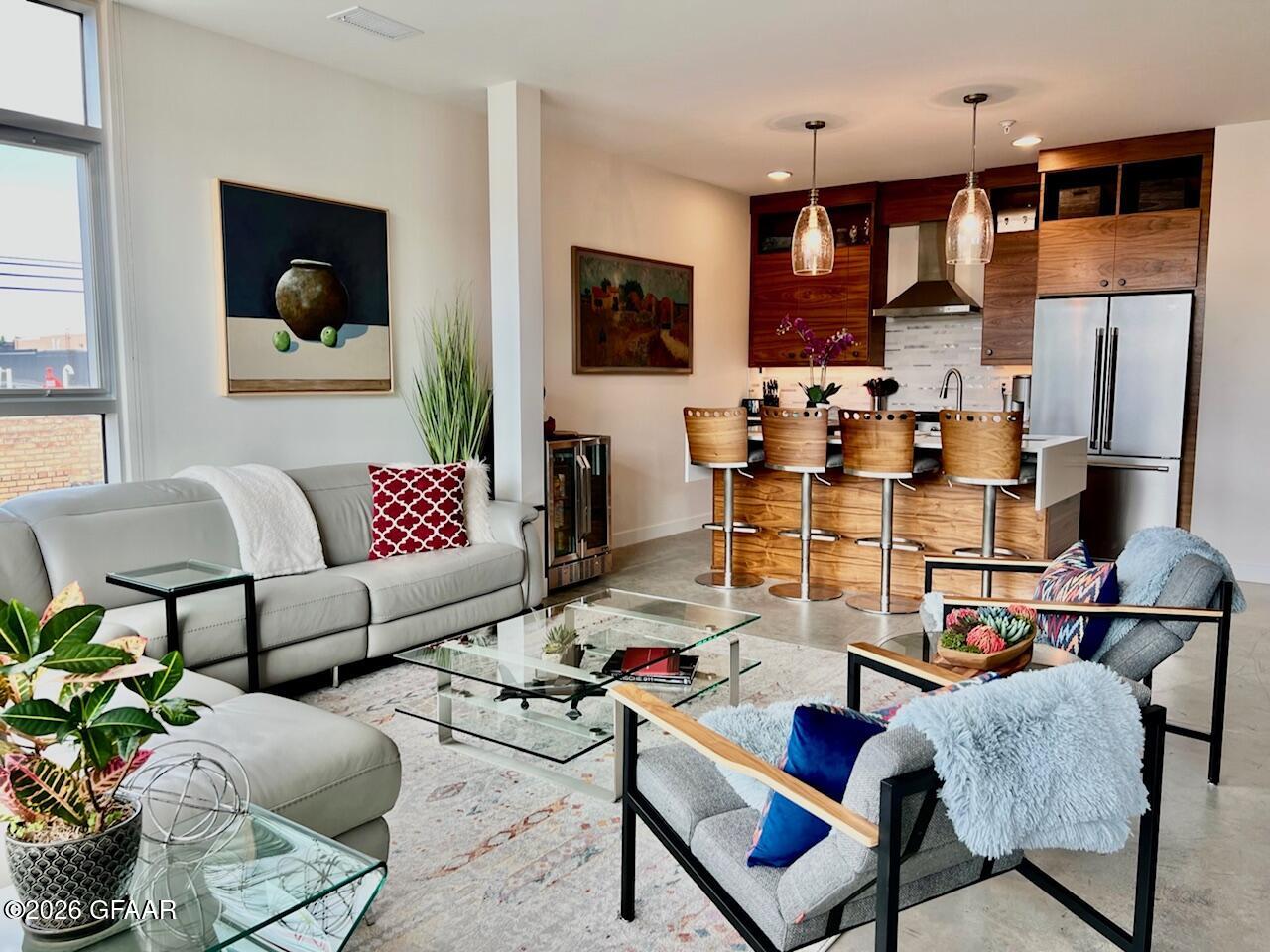 15 4TH Street S, #304