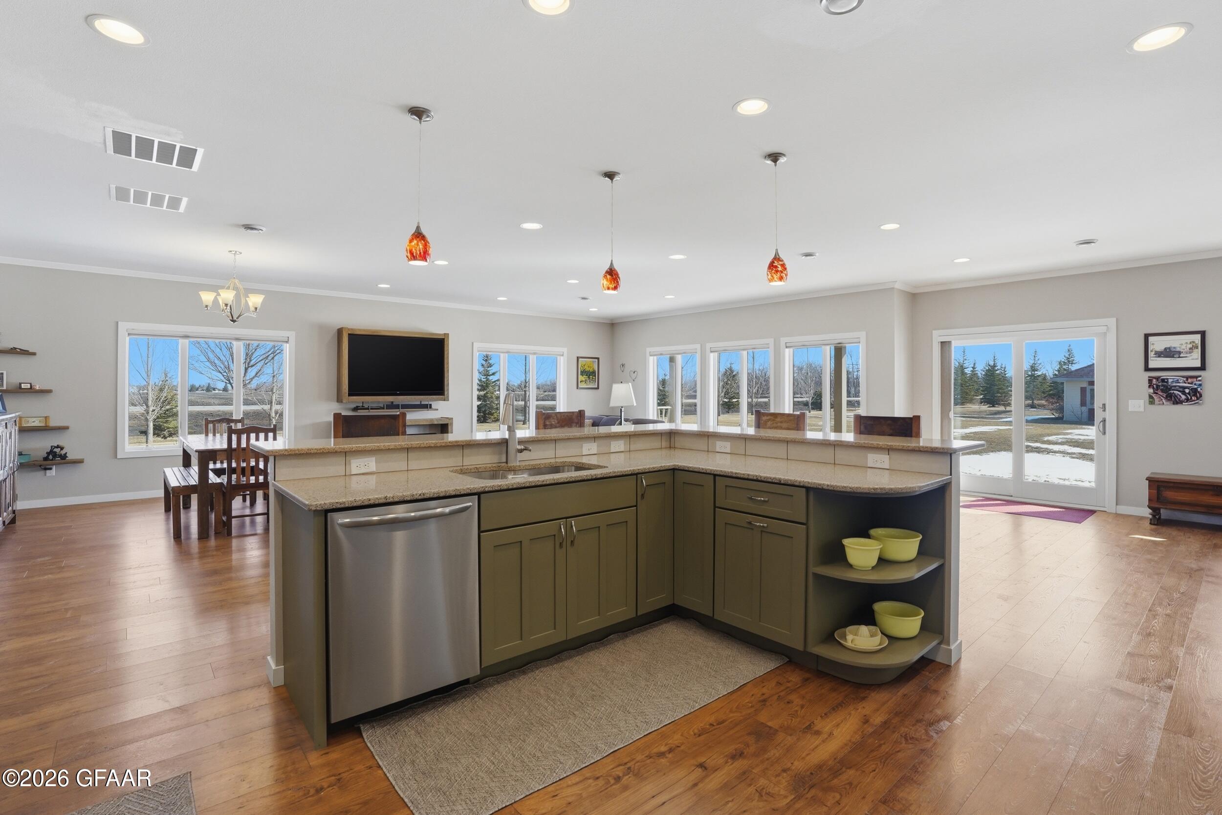 6201 DRIFTWOOD Drive