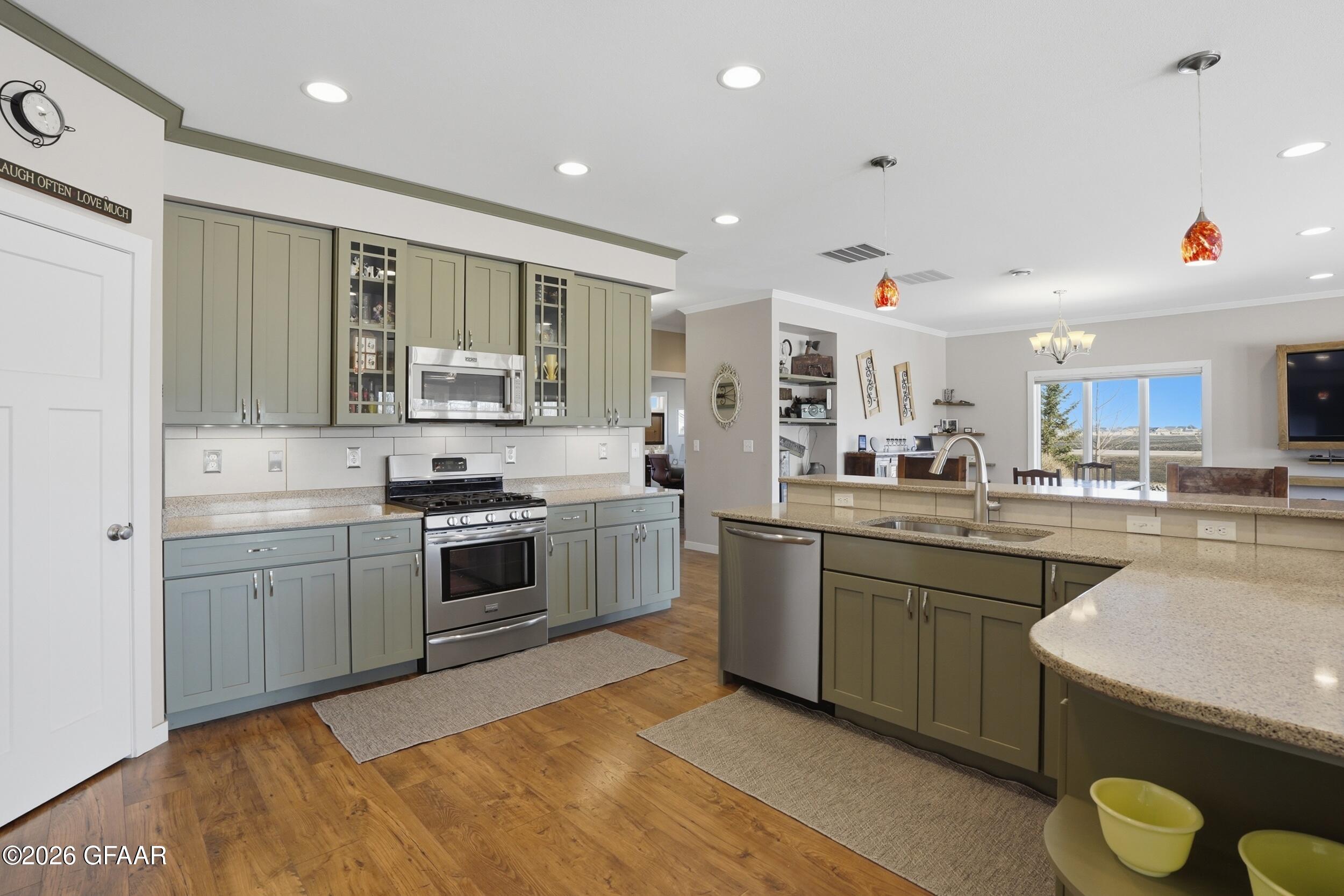 6201 DRIFTWOOD Drive