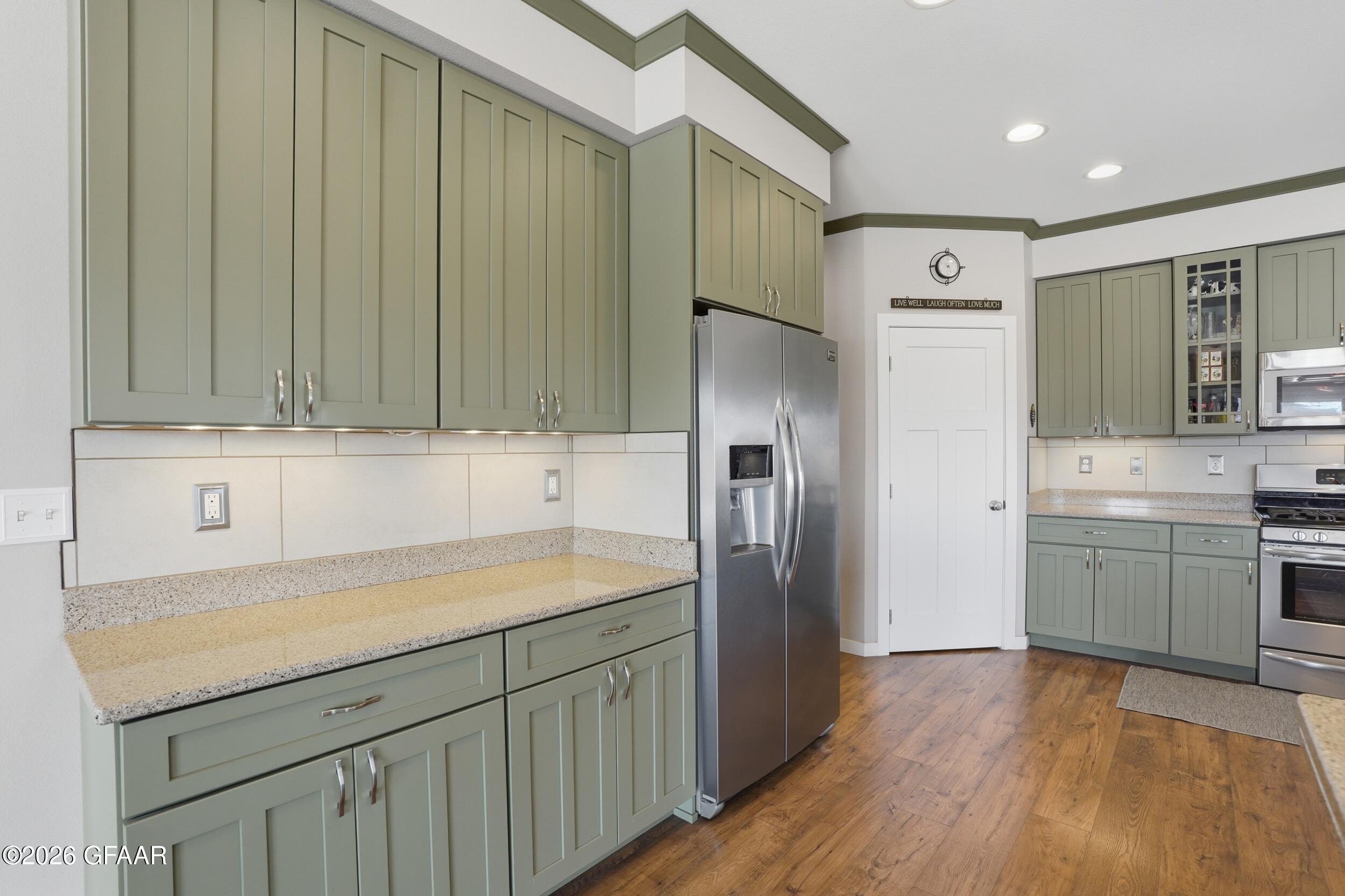 6201 DRIFTWOOD Drive